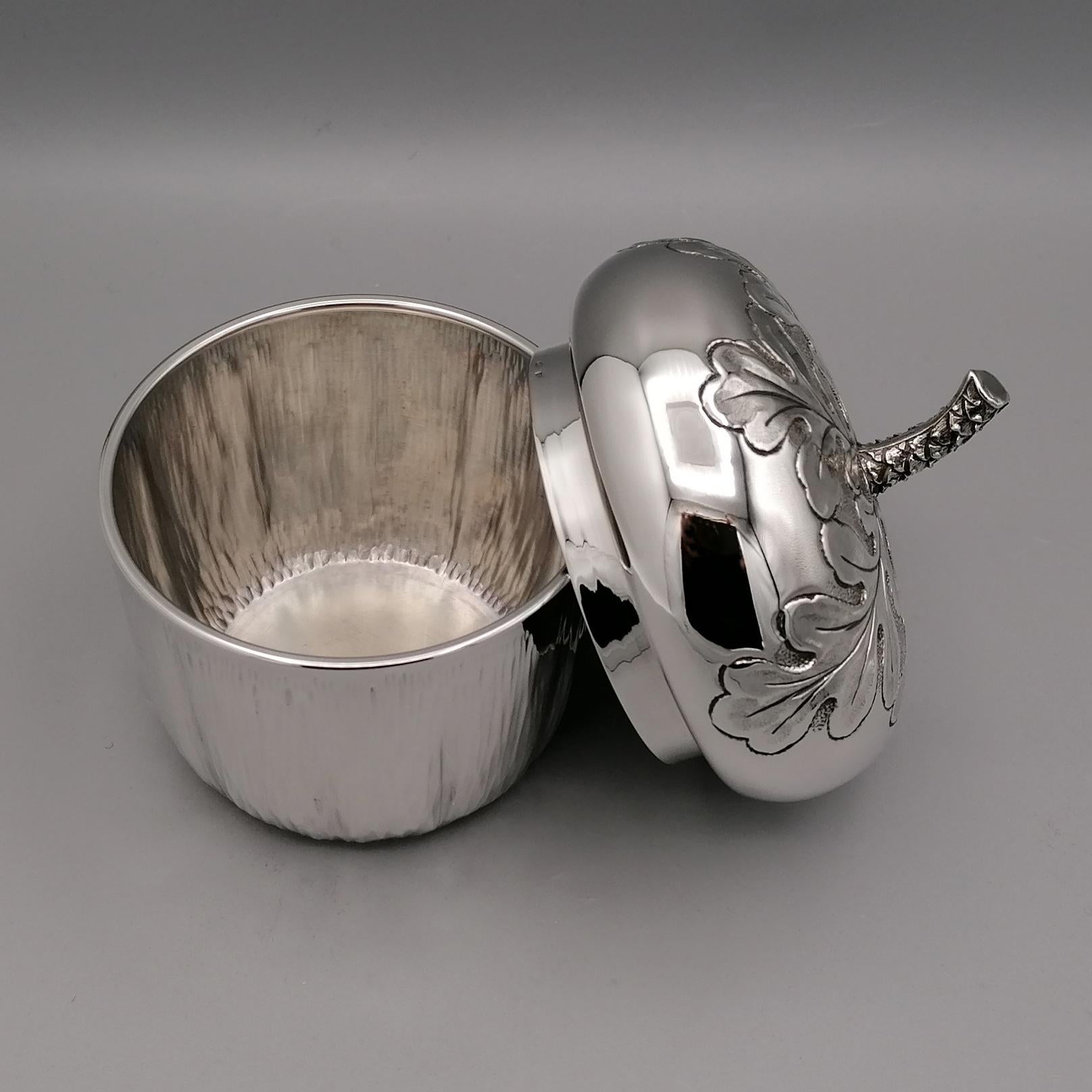 20th Century Italian Silver Box Embossed and Chiselled by Hand Acorn Shape For Sale 3