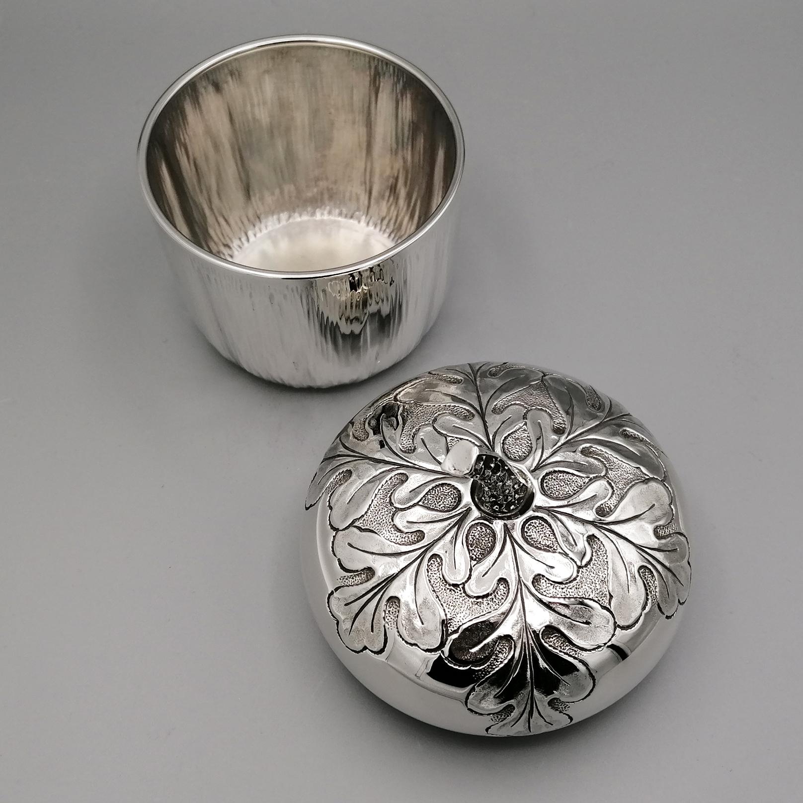20th Century Italian Silver Box Embossed and Chiselled by Hand Acorn Shape For Sale 5