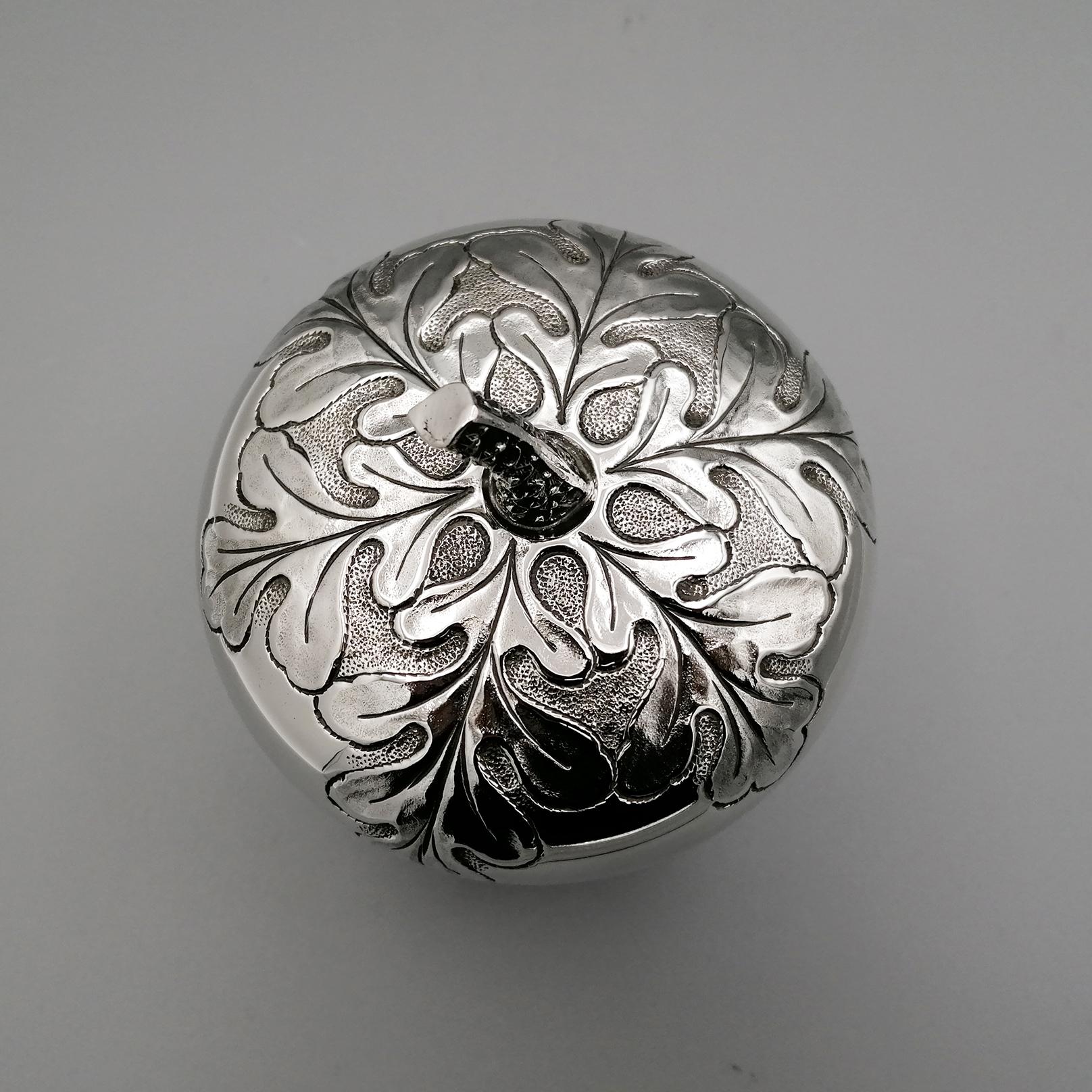 20th Century Italian Silver Box Embossed and Chiselled by Hand Acorn Shape For Sale 6