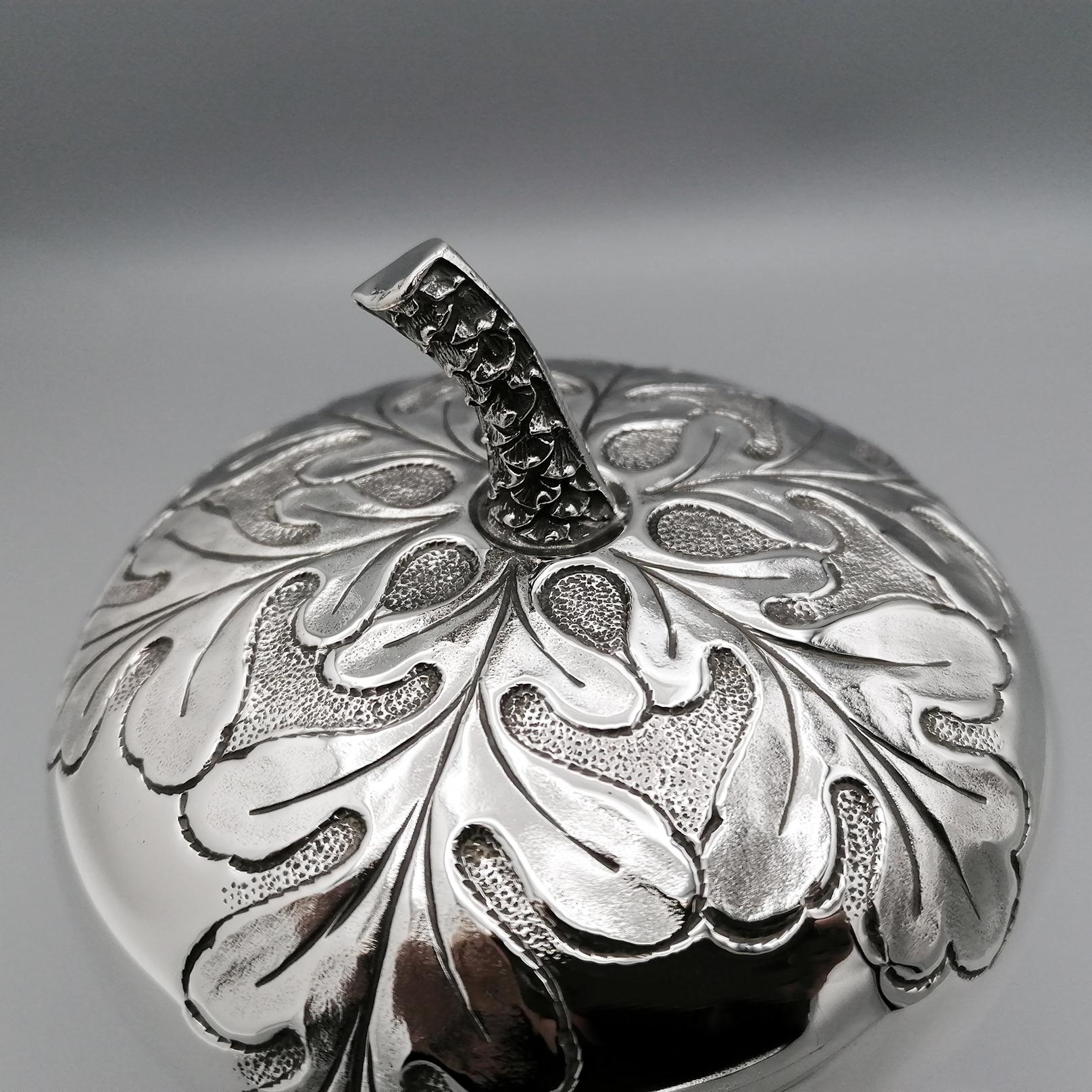 20th Century Italian Silver Box Embossed and Chiselled by Hand Acorn Shape For Sale 7