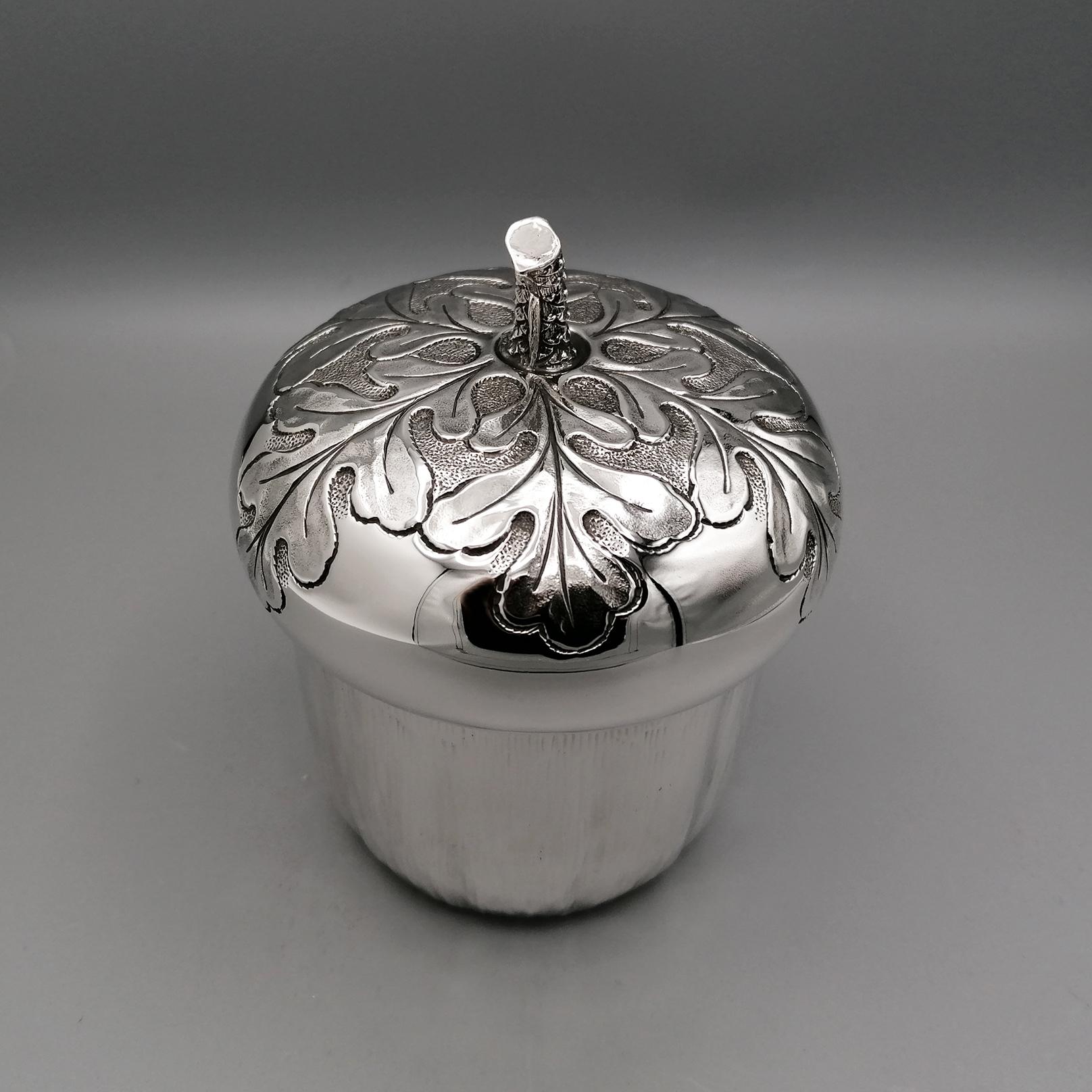 20th Century Italian Silver Box Embossed and Chiselled by Hand Acorn Shape In Excellent Condition For Sale In VALENZA, IT