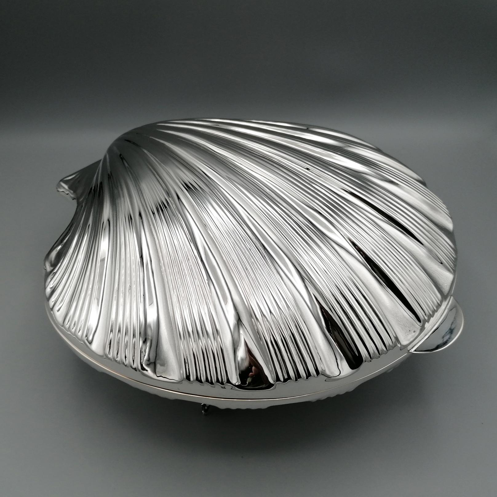 Late 20th Century 20th Century Italian Silver Boxes Shell-Shaped on feet with gilted interior For Sale