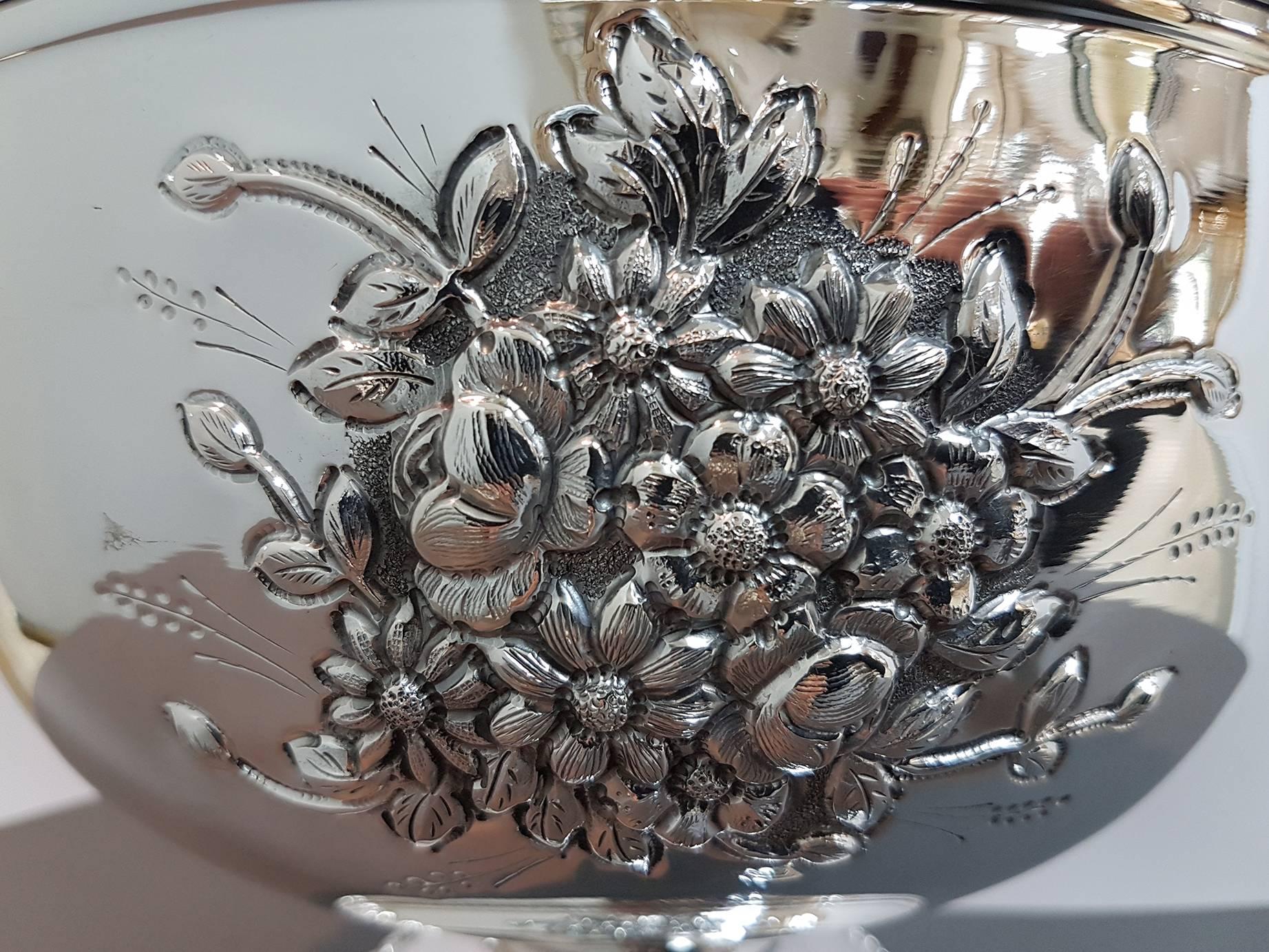 Other 20th Century Italian Silver Centerpieces Embossed and Chiselled with Flowers For Sale