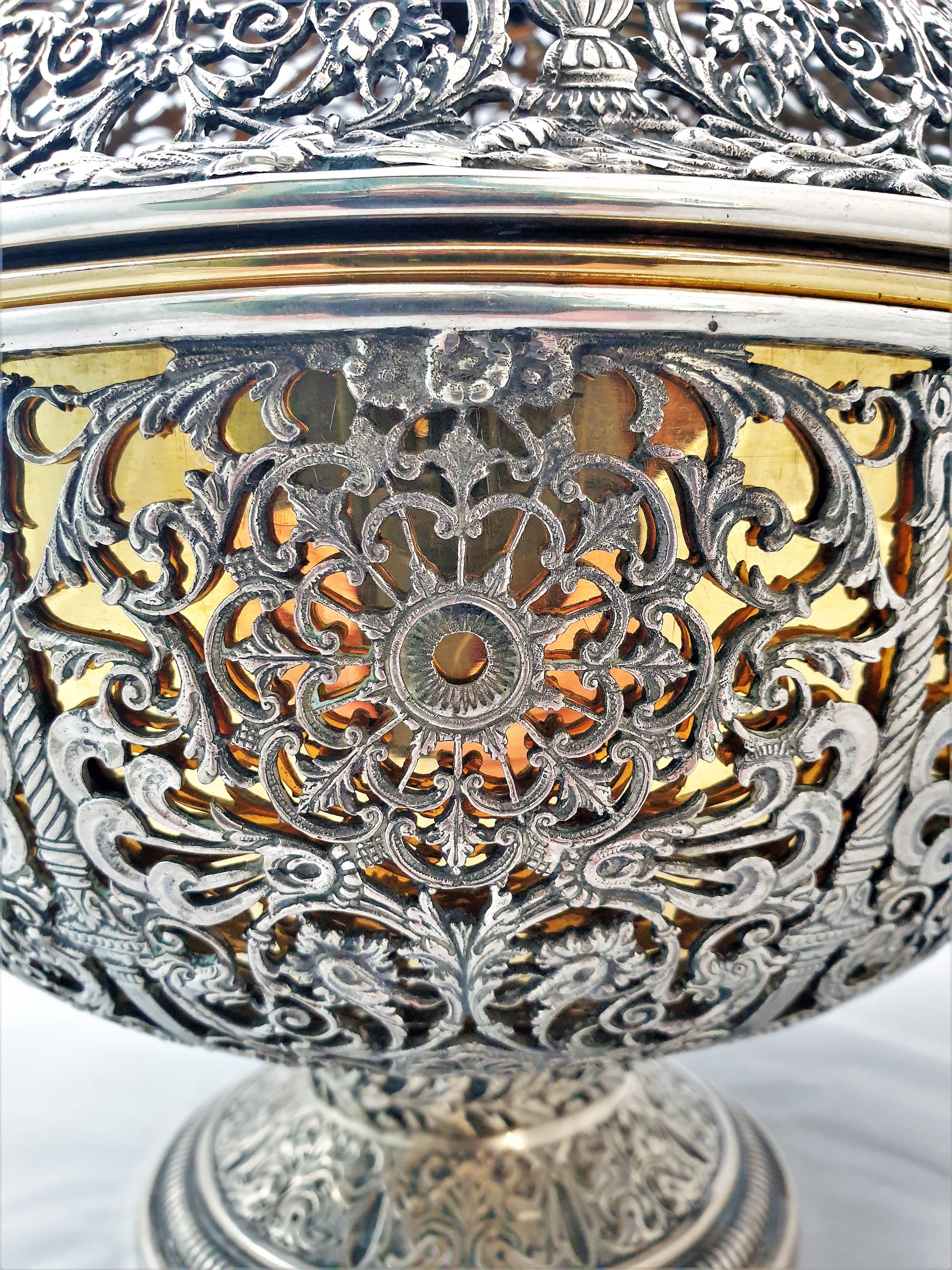 20th Century Italian Silver Fretwork Basket with Cover by Messulam Milan Italy In Good Condition For Sale In Firenze, FI