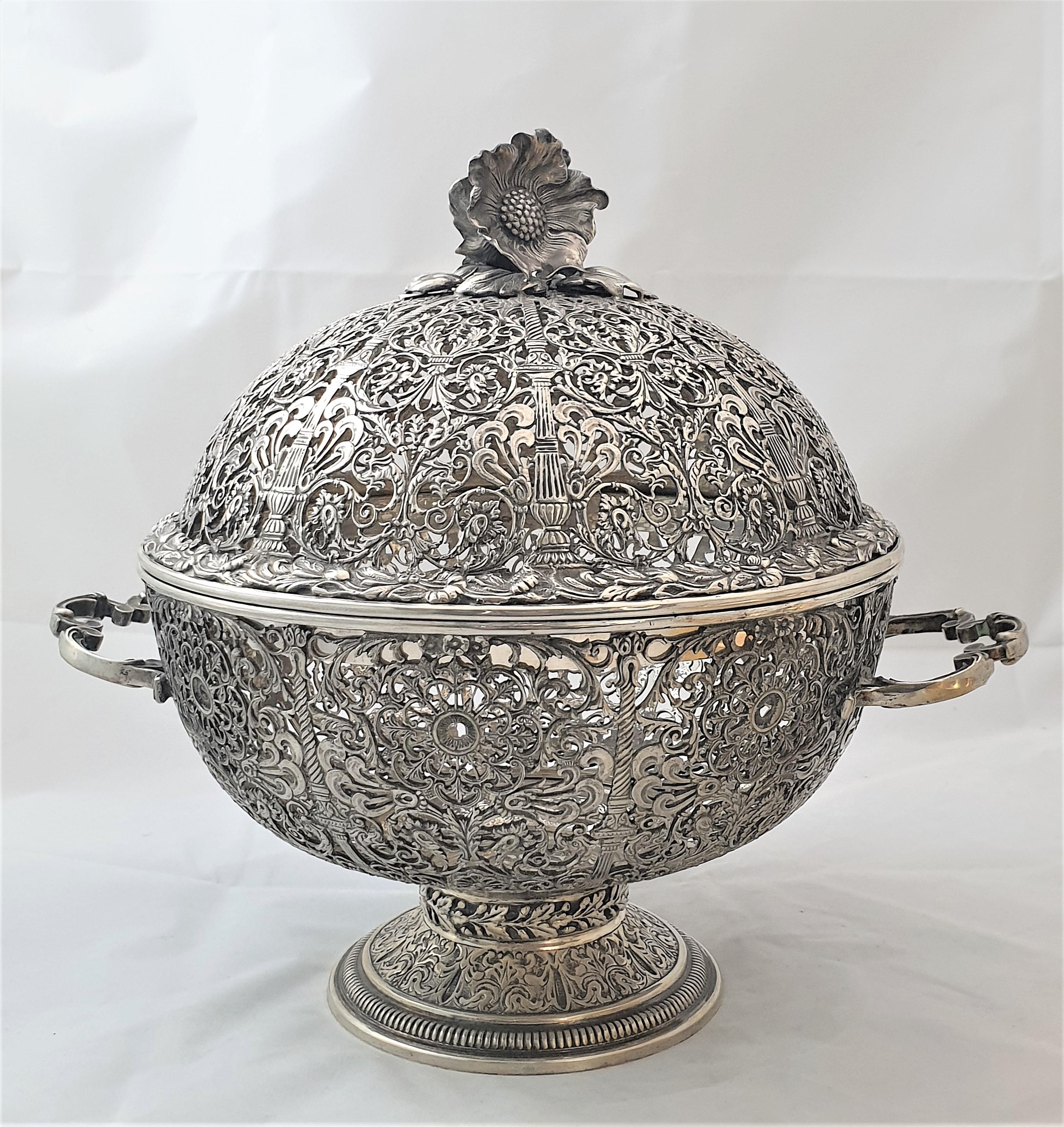 20th Century Italian Silver Fretwork Basket with Cover by Messulam Milan Italy For Sale 1