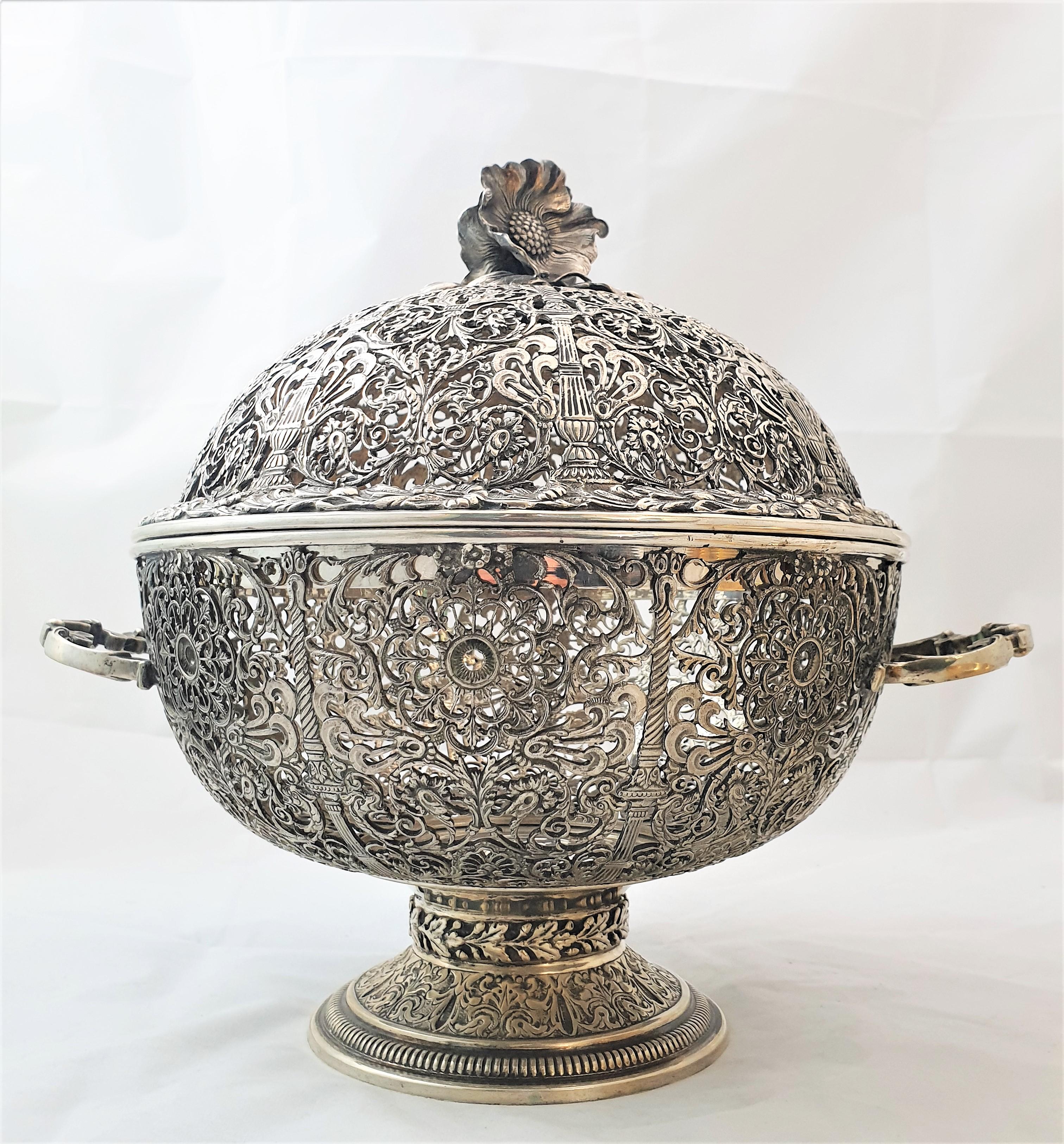 20th Century Italian Silver Fretwork Basket with Cover by Messulam Milan Italy For Sale 2