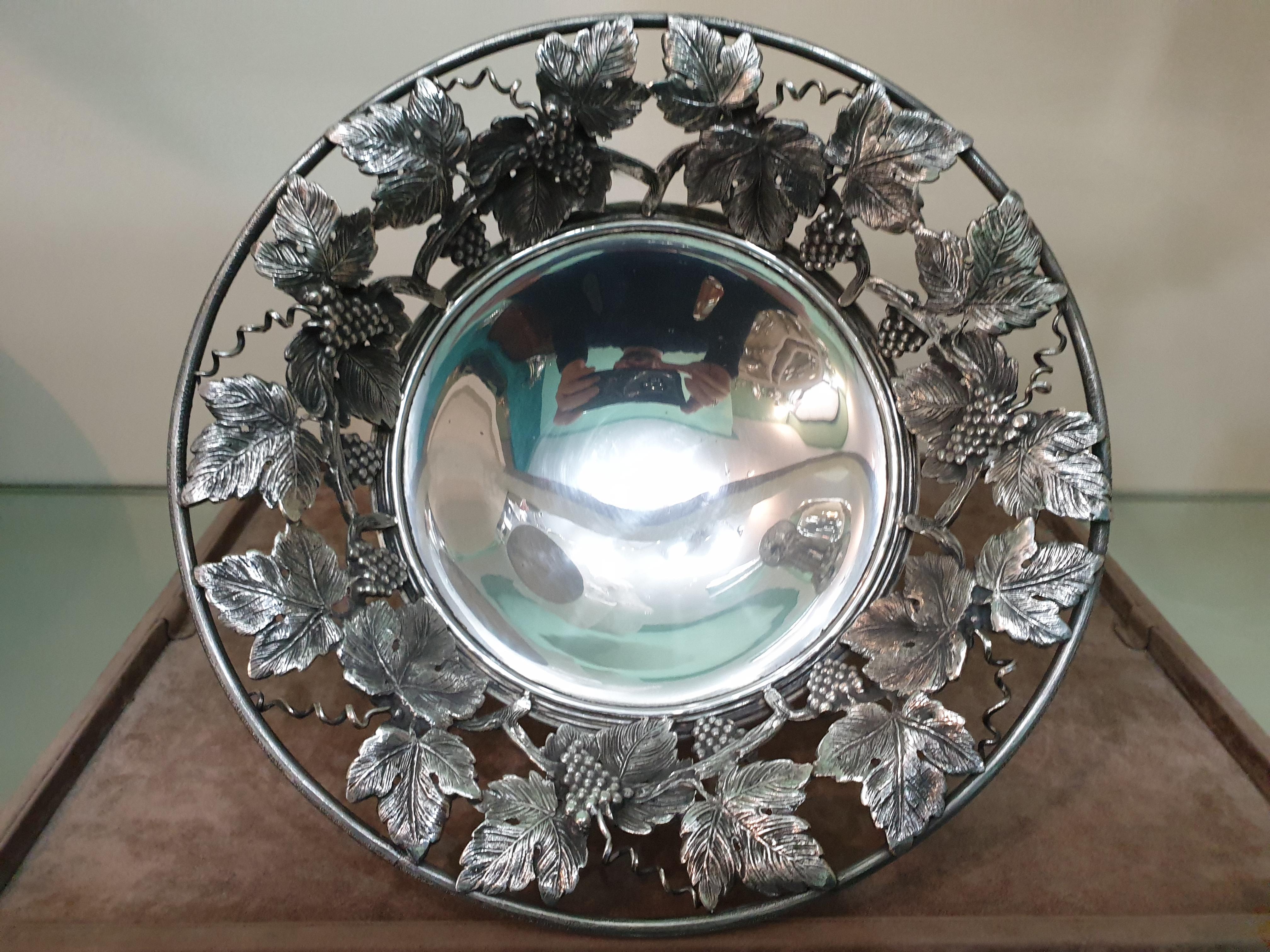20th Century Italian Silver Fruit Stand, Milan, 1930s For Sale 4