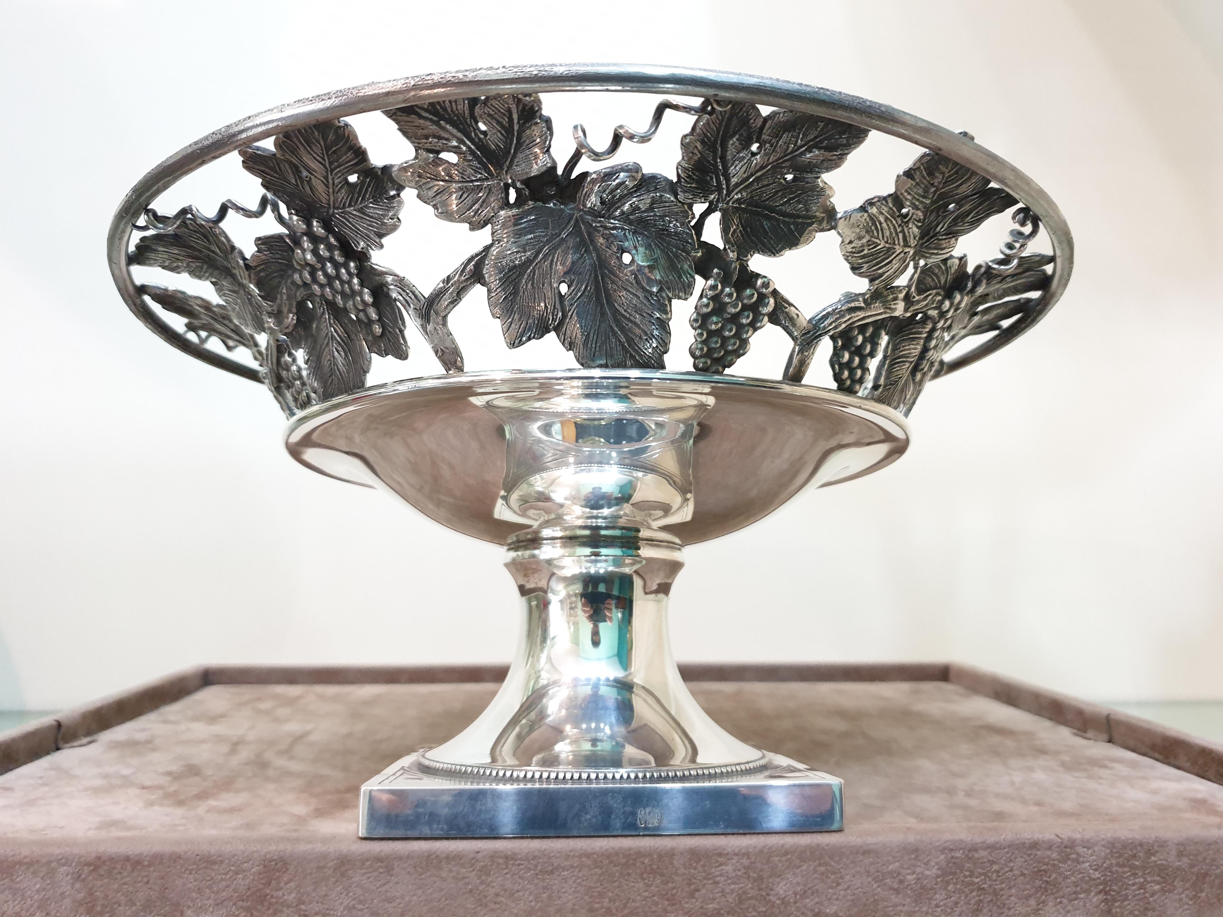 Baroque 20th Century Italian Silver Fruit Stand, Milan, 1930s For Sale