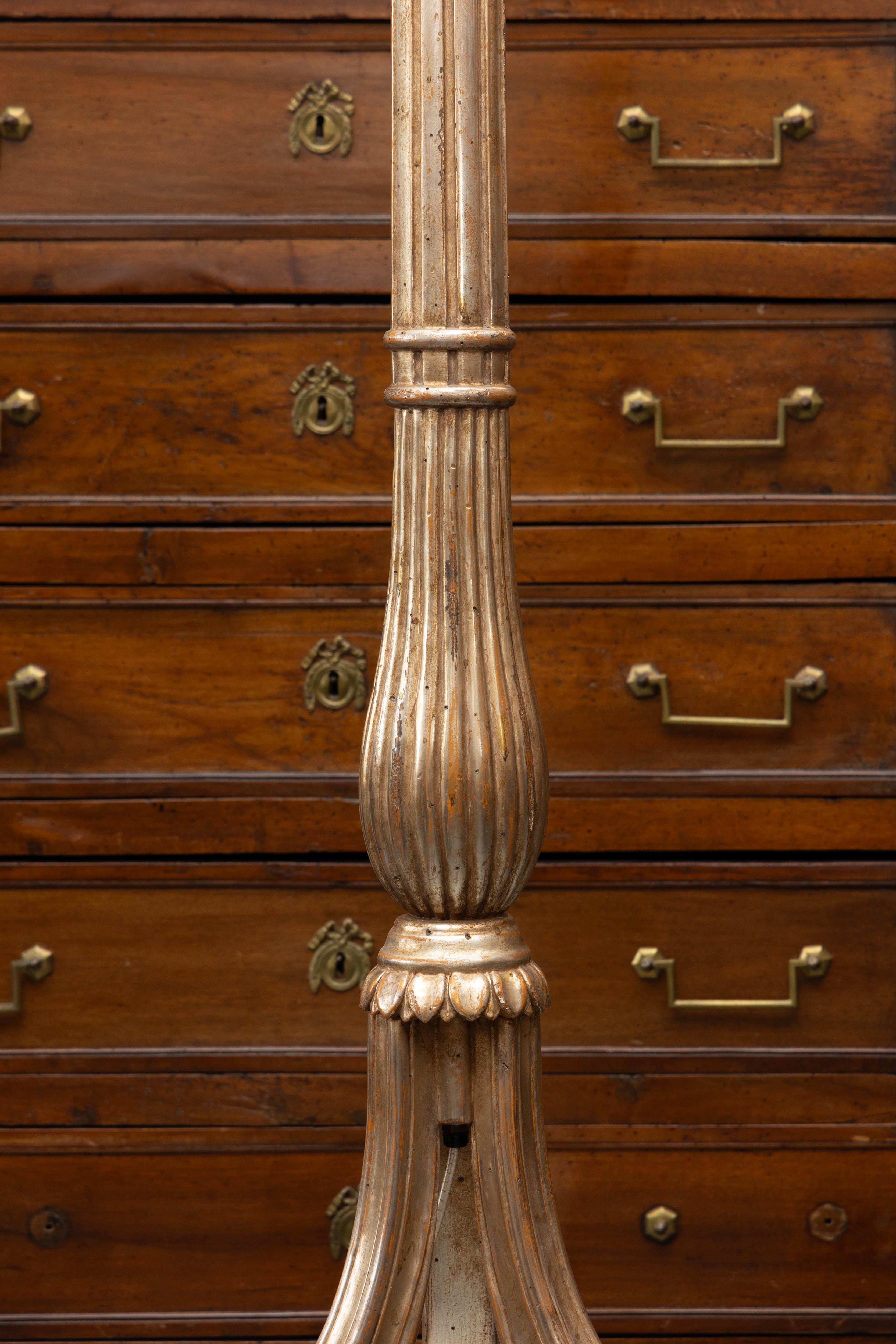 Hand-Carved 20th Century Italian Silver Gilt Floor Lamp For Sale