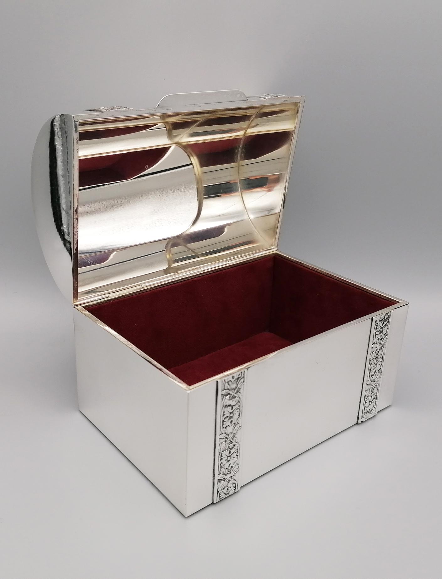 Hand-Crafted 20th Century Italian Silver Jewelry box For Sale