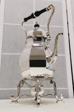 Bollitore d'argento italiano del XX secolo in stile Queen Anne