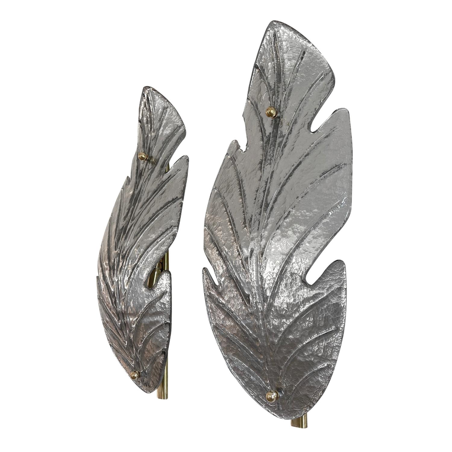 Hand-Crafted 20th Century Italian Silver Pair of Murano Glass Sommerso Leaf Wall Sconces For Sale