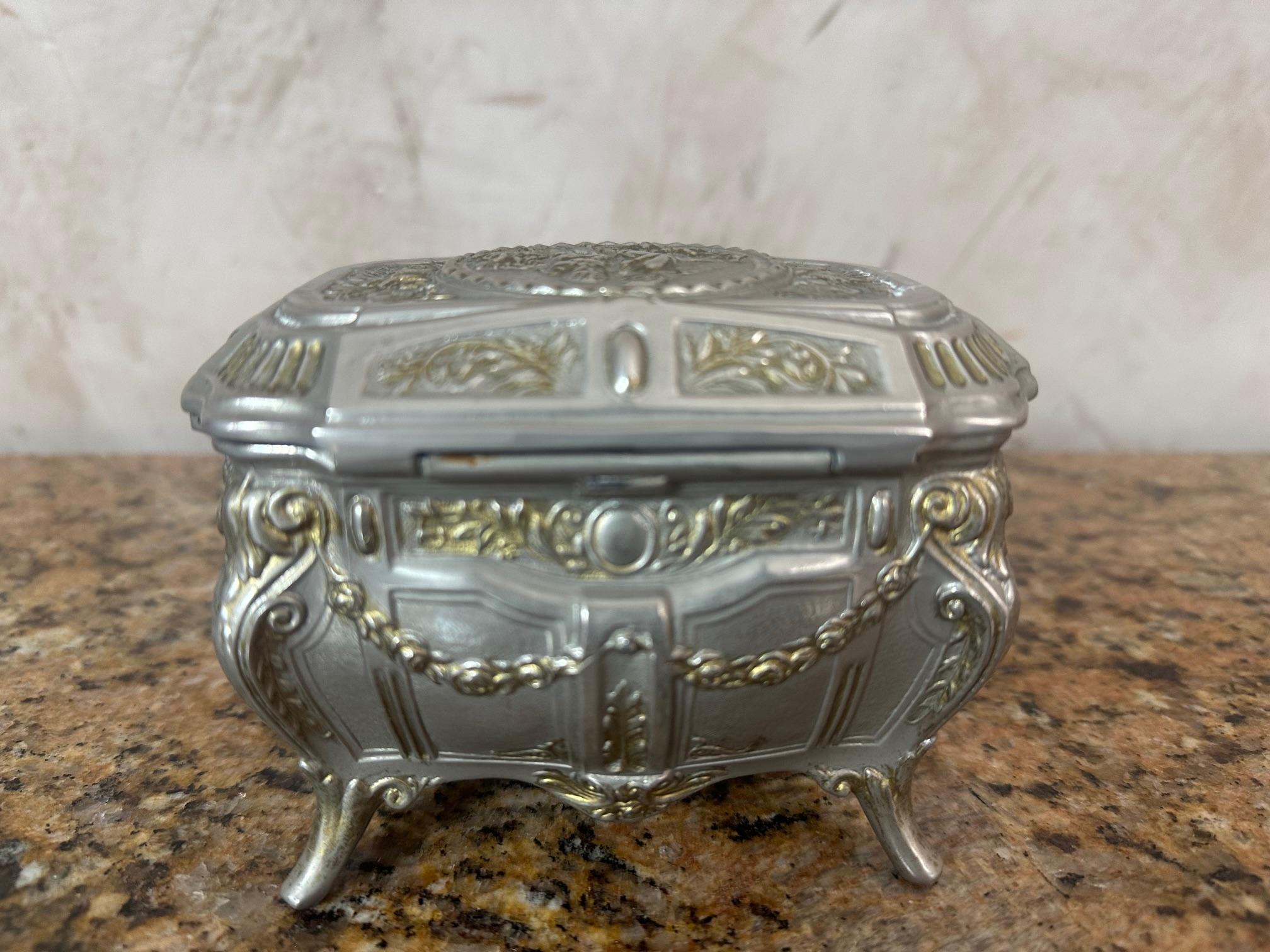 20th century Italian Silver plate Musicale Boxe, 1960s For Sale 3