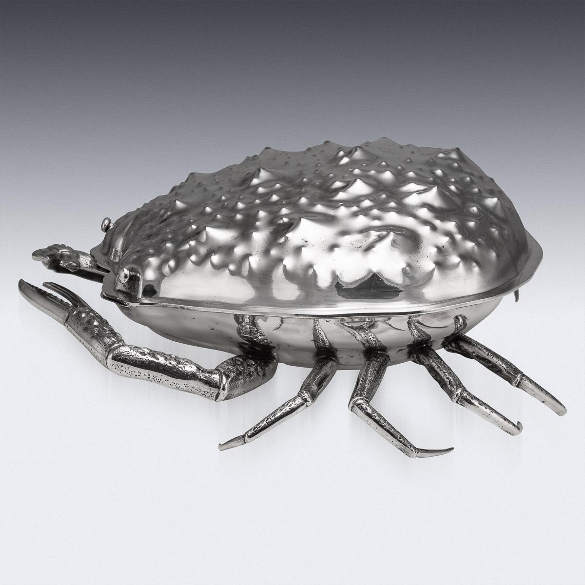 Antique mid-20th Century Italian large and unusual caviar serving dish, in the form of a crab, realistically modelled and textured, the top shell hinged onto a glass caviar dish. Possibly made by Figura Piero Per Atena (renowned, rare and very