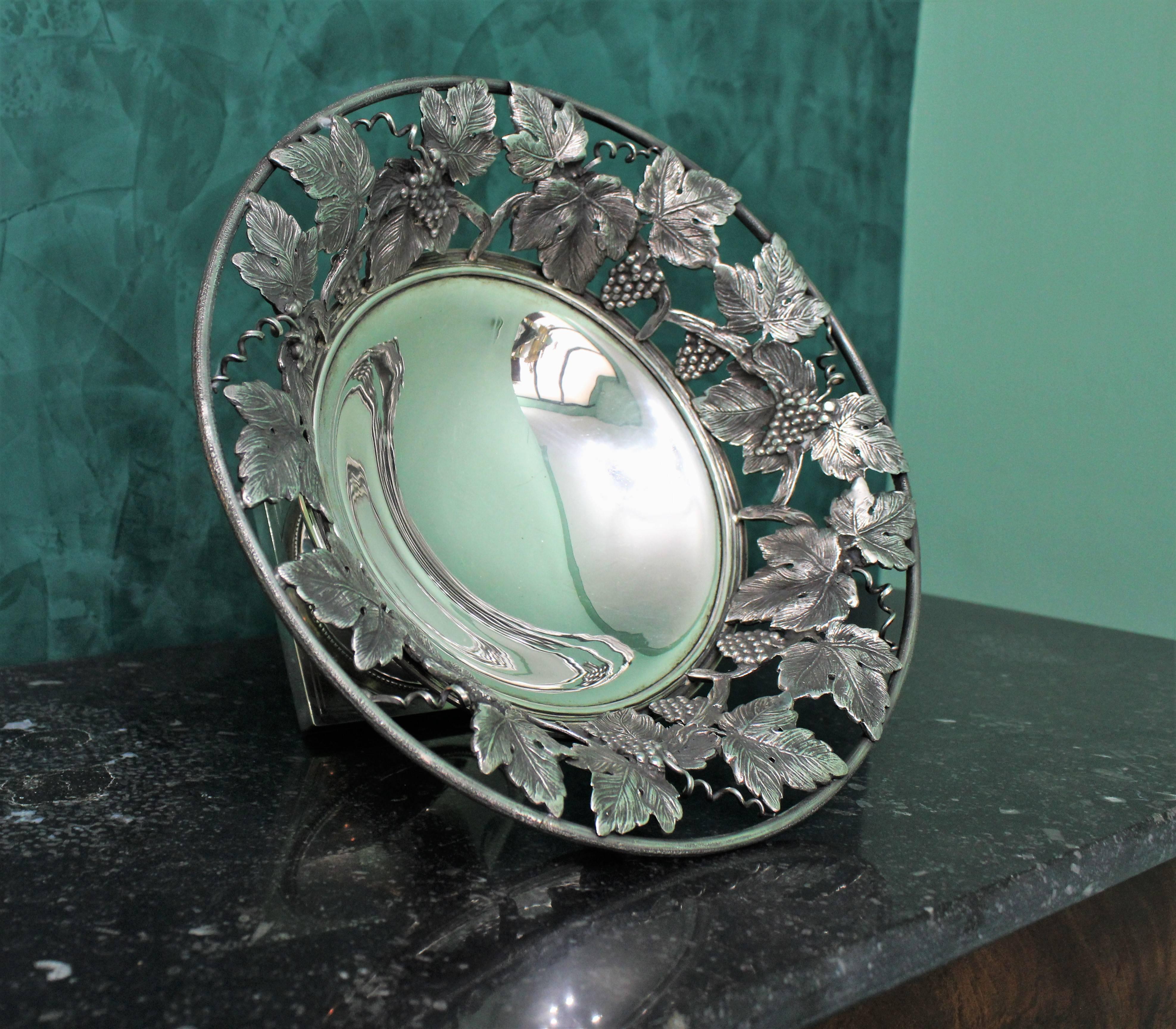 Mid-20th Century 20th Century Italian Silver Rococo Fruit Stand, 1930s For Sale