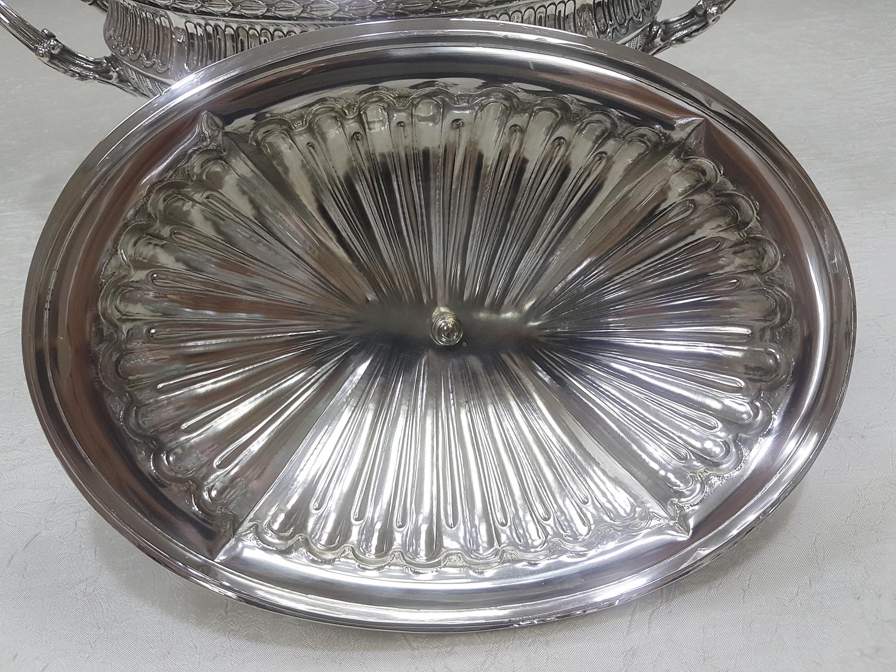 Italienische Suppenterrine aus Silber im Empire-Stil des 20. Jahrhunderts von Vittorio Manzoni, Mailand im Angebot 6