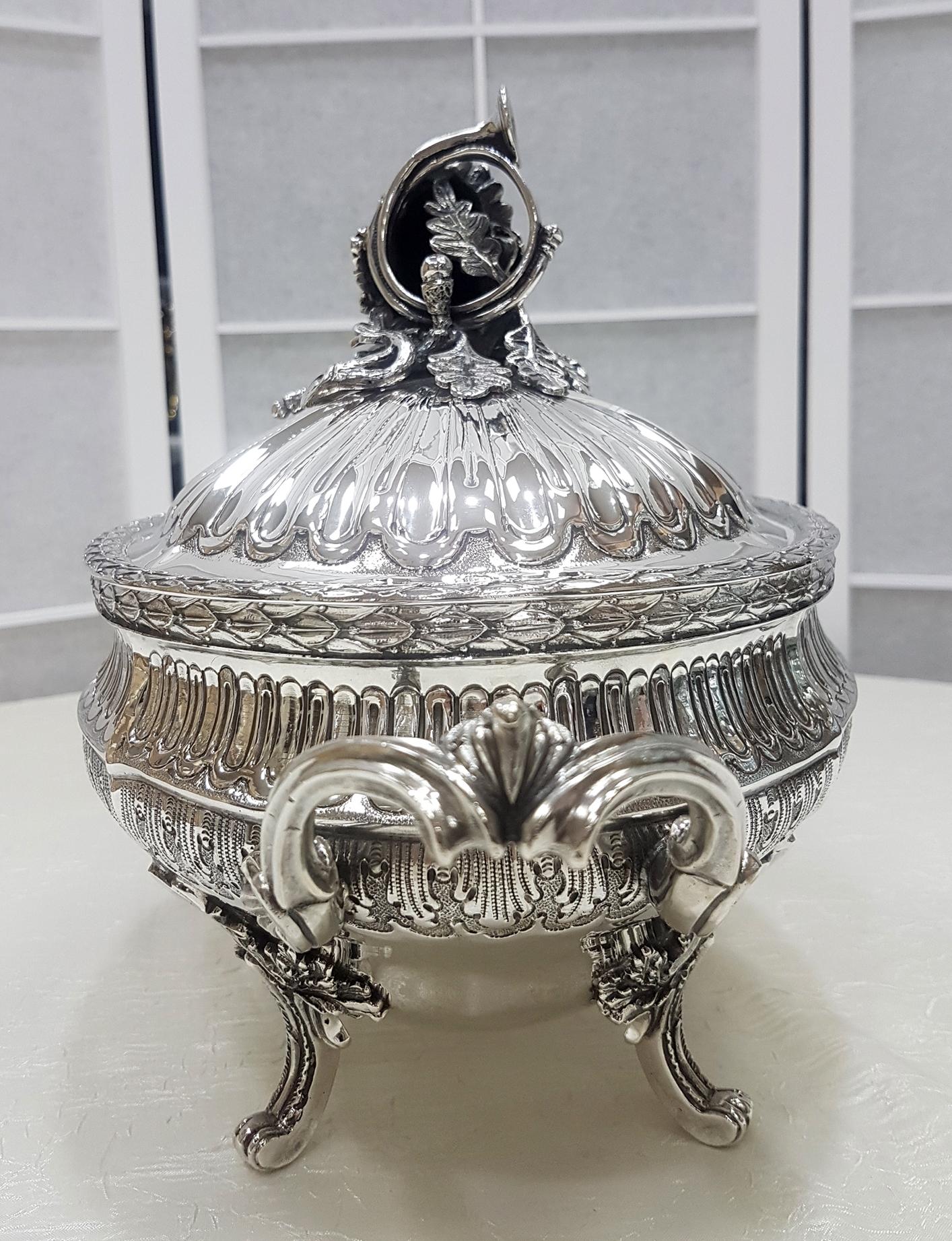 Italienische Suppenterrine aus Silber im Empire-Stil des 20. Jahrhunderts von Vittorio Manzoni, Mailand im Angebot 8