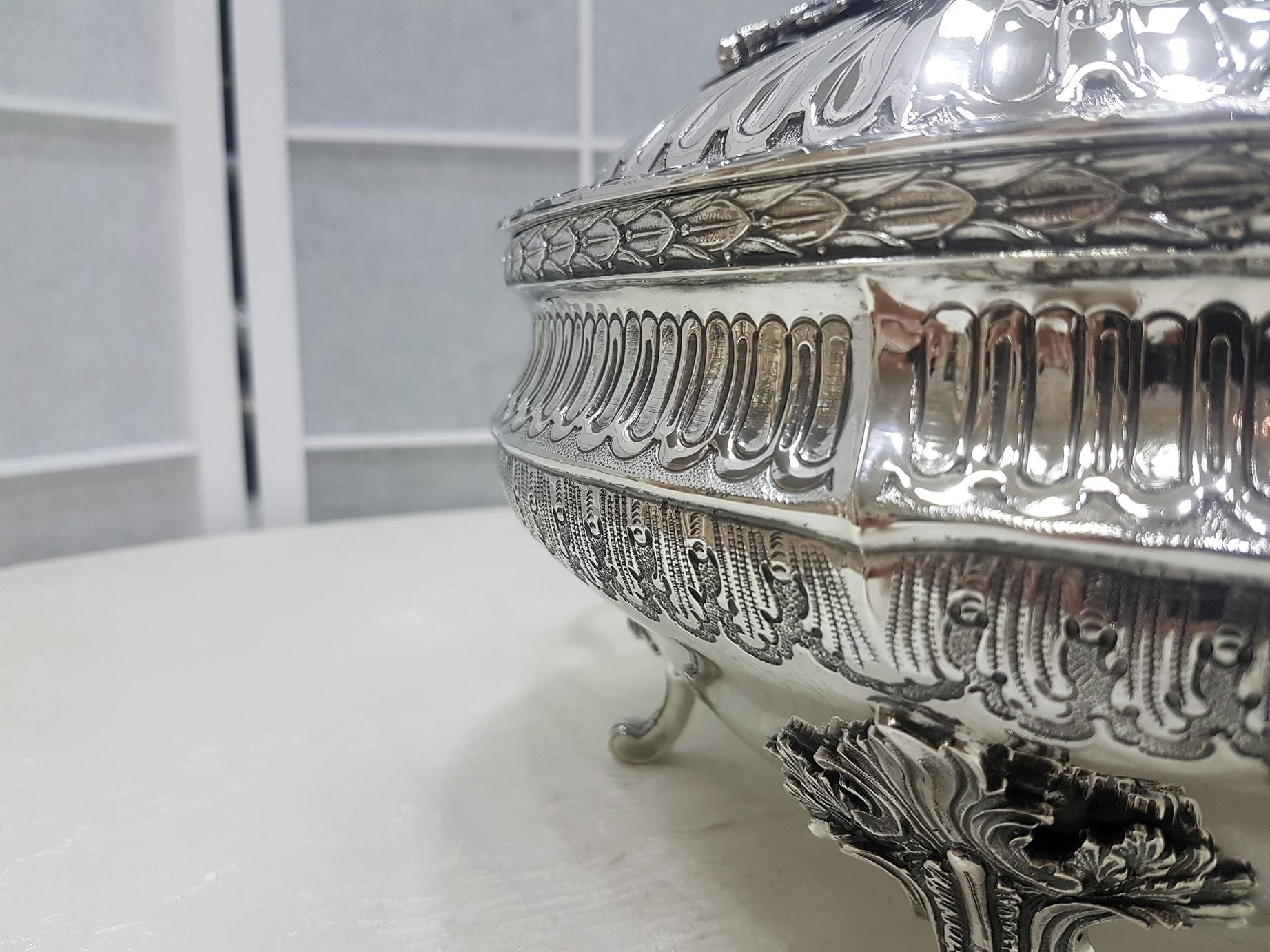 Italienische Suppenterrine aus Silber im Empire-Stil des 20. Jahrhunderts von Vittorio Manzoni, Mailand im Angebot 9
