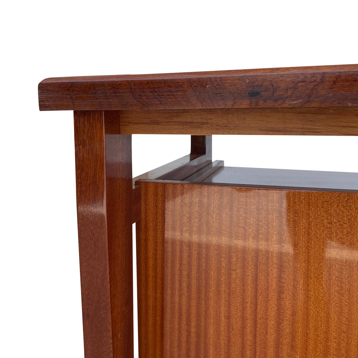 Petite table à écrire italienne Schirolli Mantova en acajou du 20ème siècle par Gio Ponti en vente 5