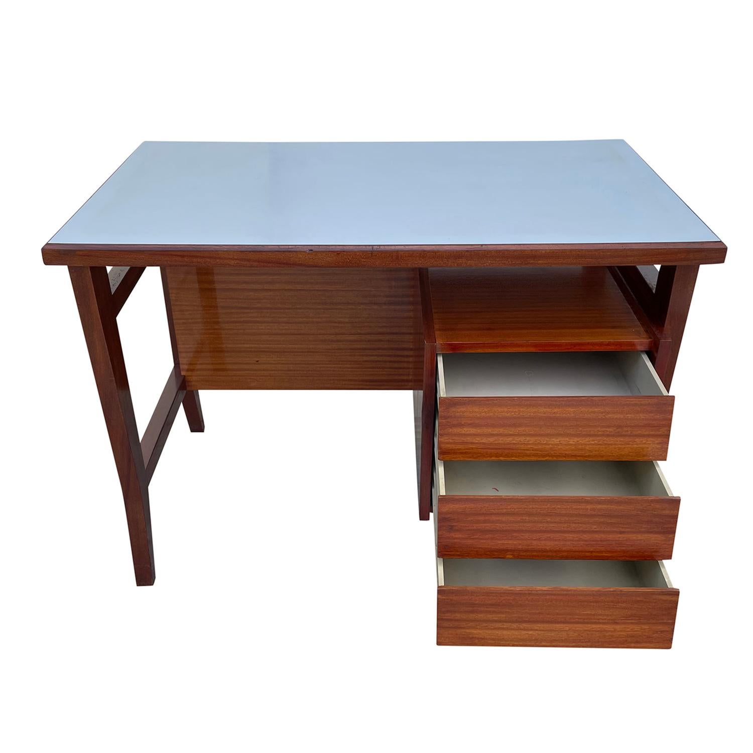 20th Century Italian Small Mahogany Schirolli Mantova Writing Table by Gio Ponti In Good Condition For Sale In West Palm Beach, FL