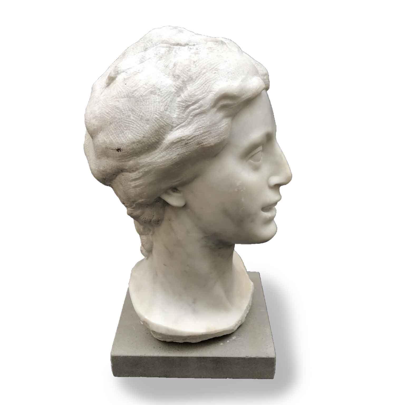 20th Century Italian Smiling Girl White Marble Bust Sculpture by Bossi Aurelio For Sale 3