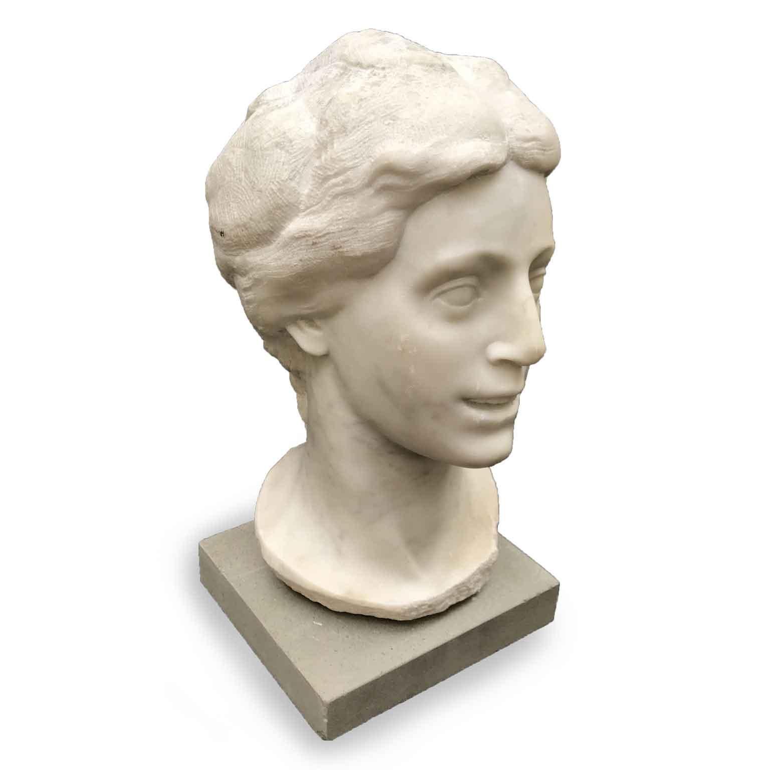20th Century Italian Smiling Girl White Marble Bust Sculpture by Bossi Aurelio For Sale 1