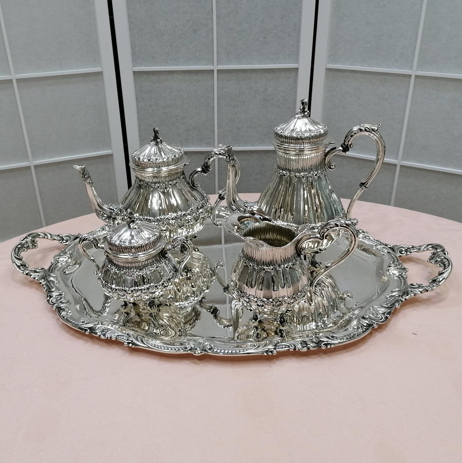 Italienisches Tee-Kaffeeset aus massivem 800er Silber des 20. Jahrhunderts mit Tablett (Mitte des 20. Jahrhunderts) im Angebot