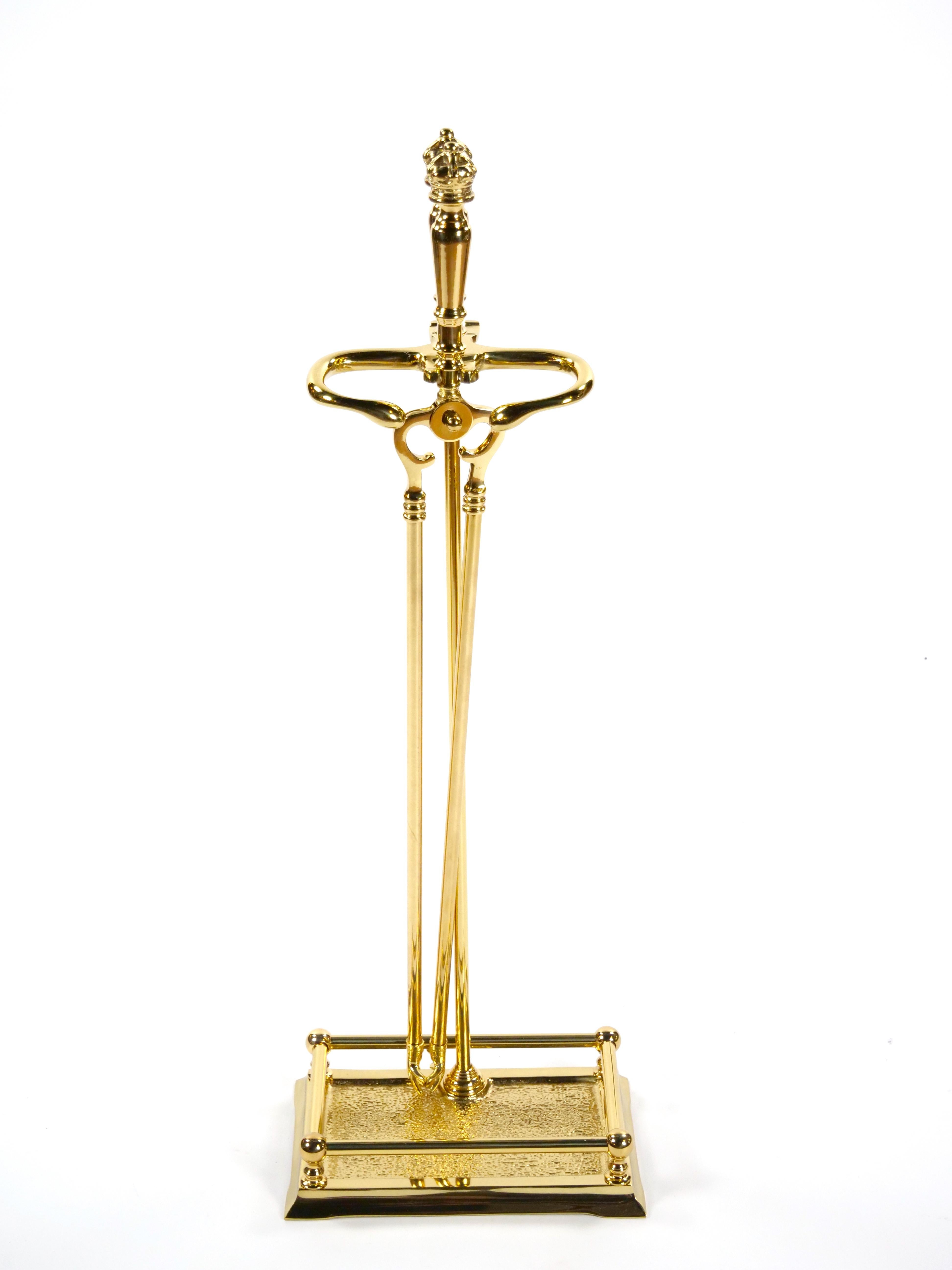 Juego de 4 herramientas para chimenea de latón macizo italiano del siglo XX en venta 2