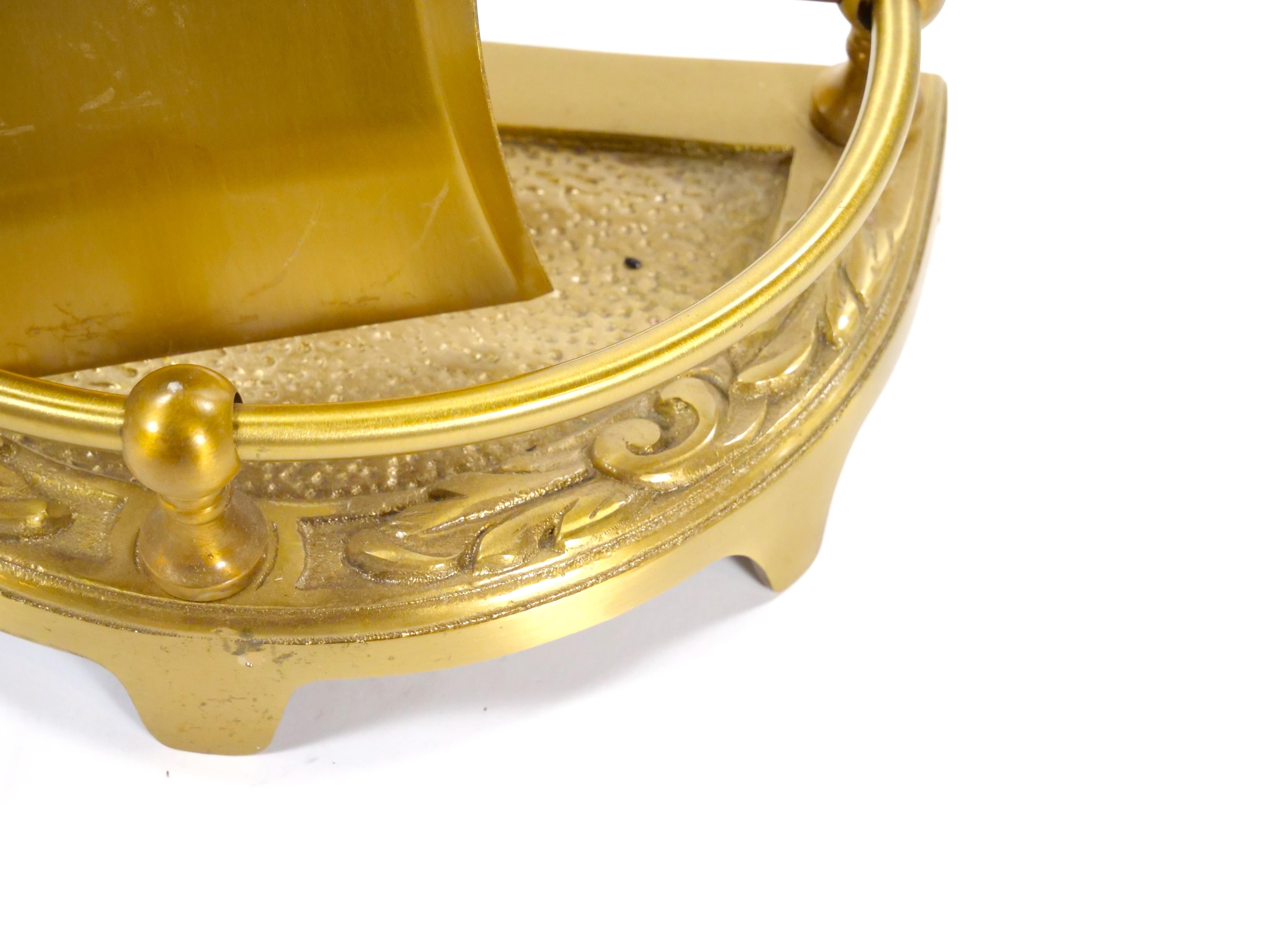 Set di utensili per caminetto in ottone massiccio del XX secolo in vendita 3