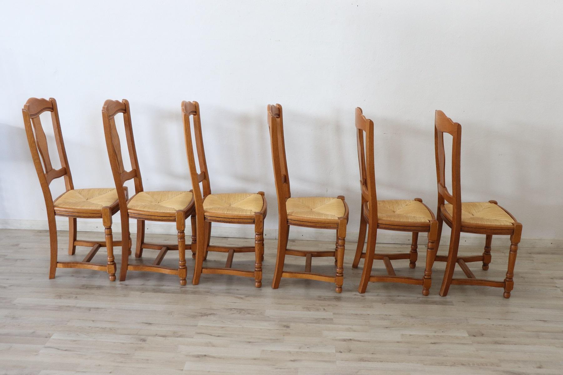 20th Century Italian Solid Oak Wood Set of Six Chairs with Straw Seat 7