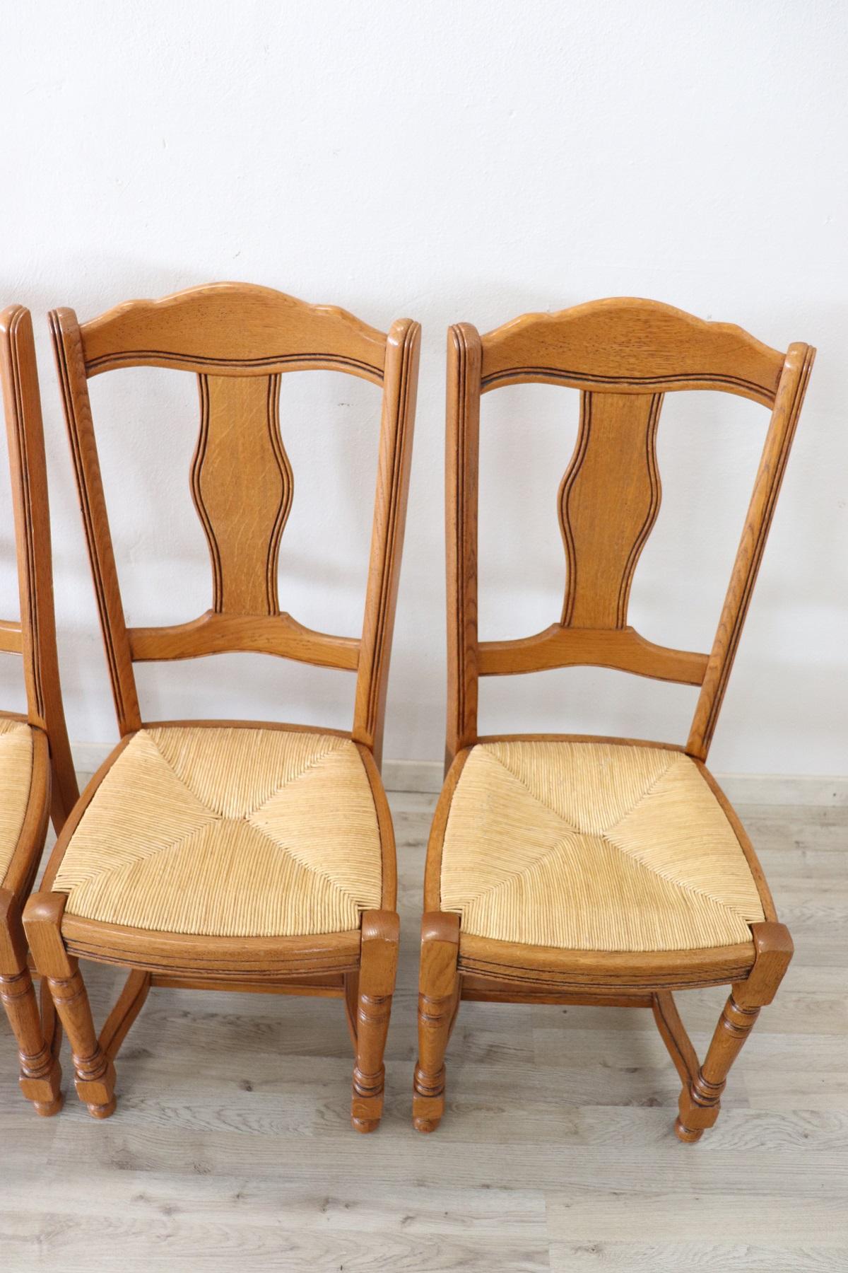 20th Century Italian Solid Oak Wood Set of Six Chairs with Straw Seat 1