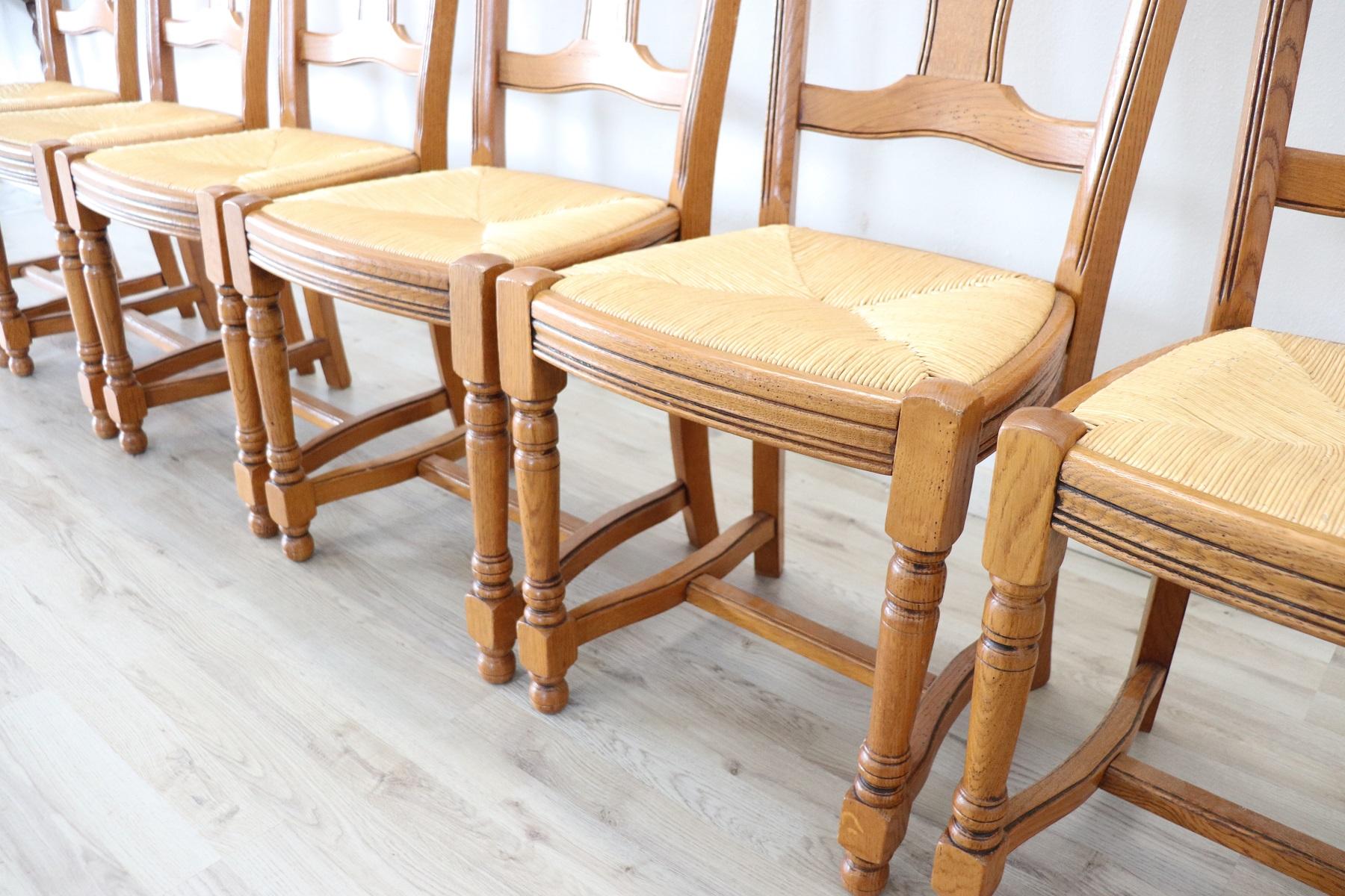20th Century Italian Solid Oak Wood Set of Six Chairs with Straw Seat 3