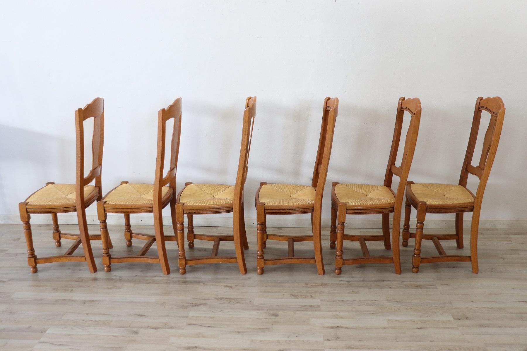 20th Century Italian Solid Oak Wood Set of Six Chairs with Straw Seat 5