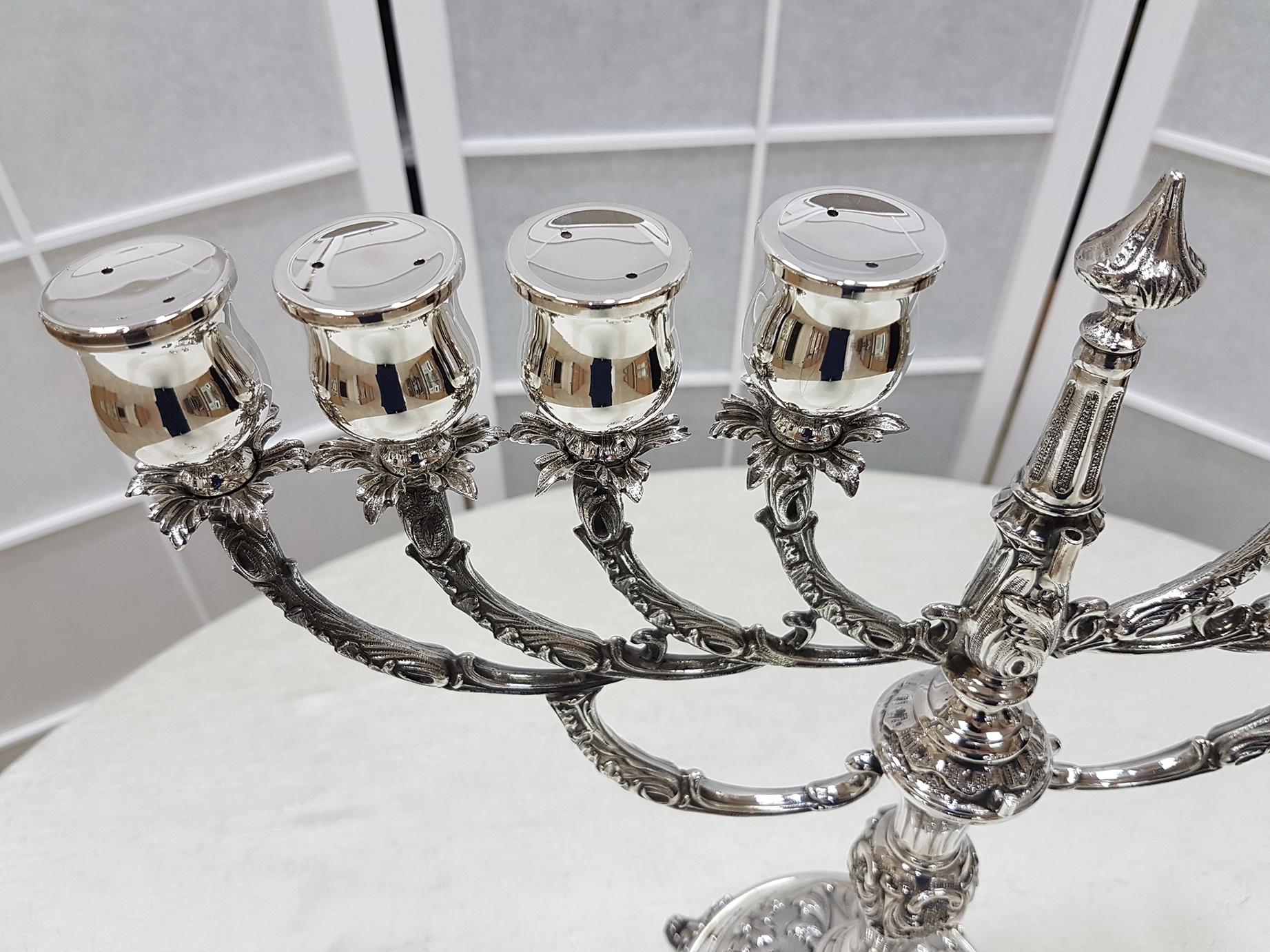 20th Century Italian Solid Silver 800 Nine Lights Chanukkiyah In Excellent Condition In VALENZA, IT