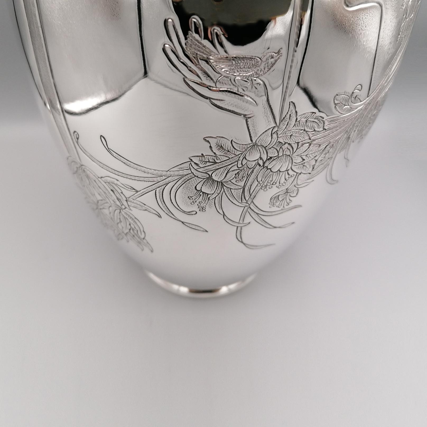 20th Century Italian Solid Silver Engraved Vase For Sale 1