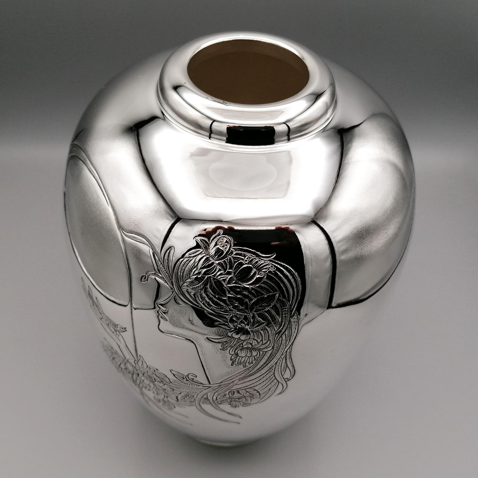 Argento Vaso in argento massiccio italiano del XX secolo con incisione in vendita