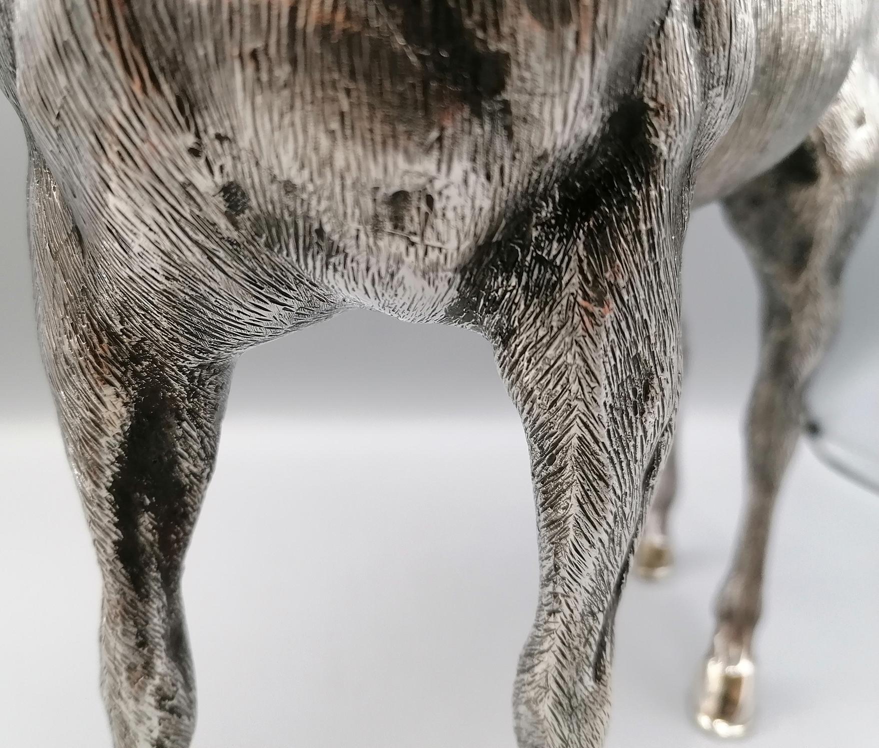 Cheval italien du 20ème siècle en argent massif, gravé à la main en vente 9