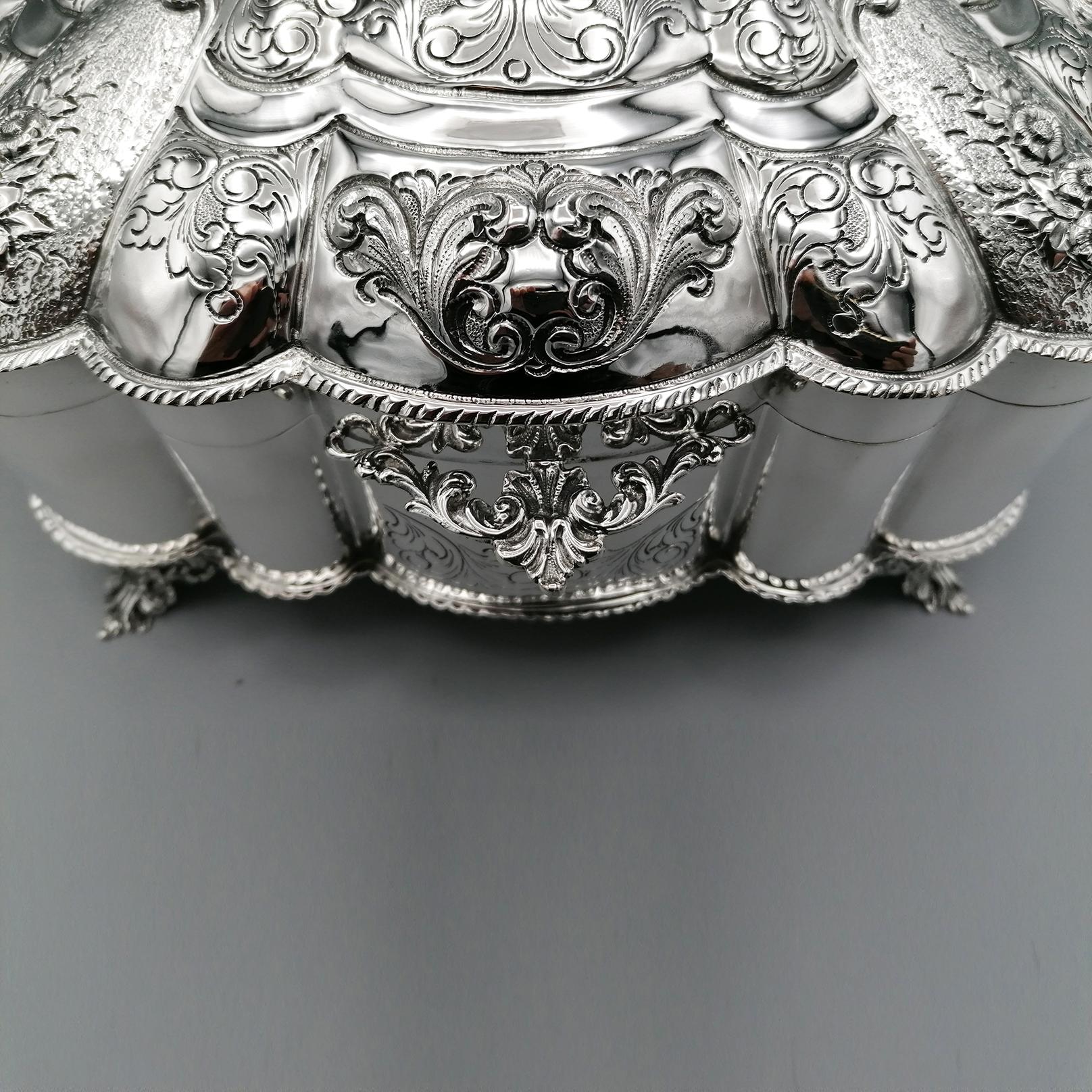 Italienische Schmuckkästchen aus massivem Silber des 20. Jahrhunderts im Barockstil im Angebot 3