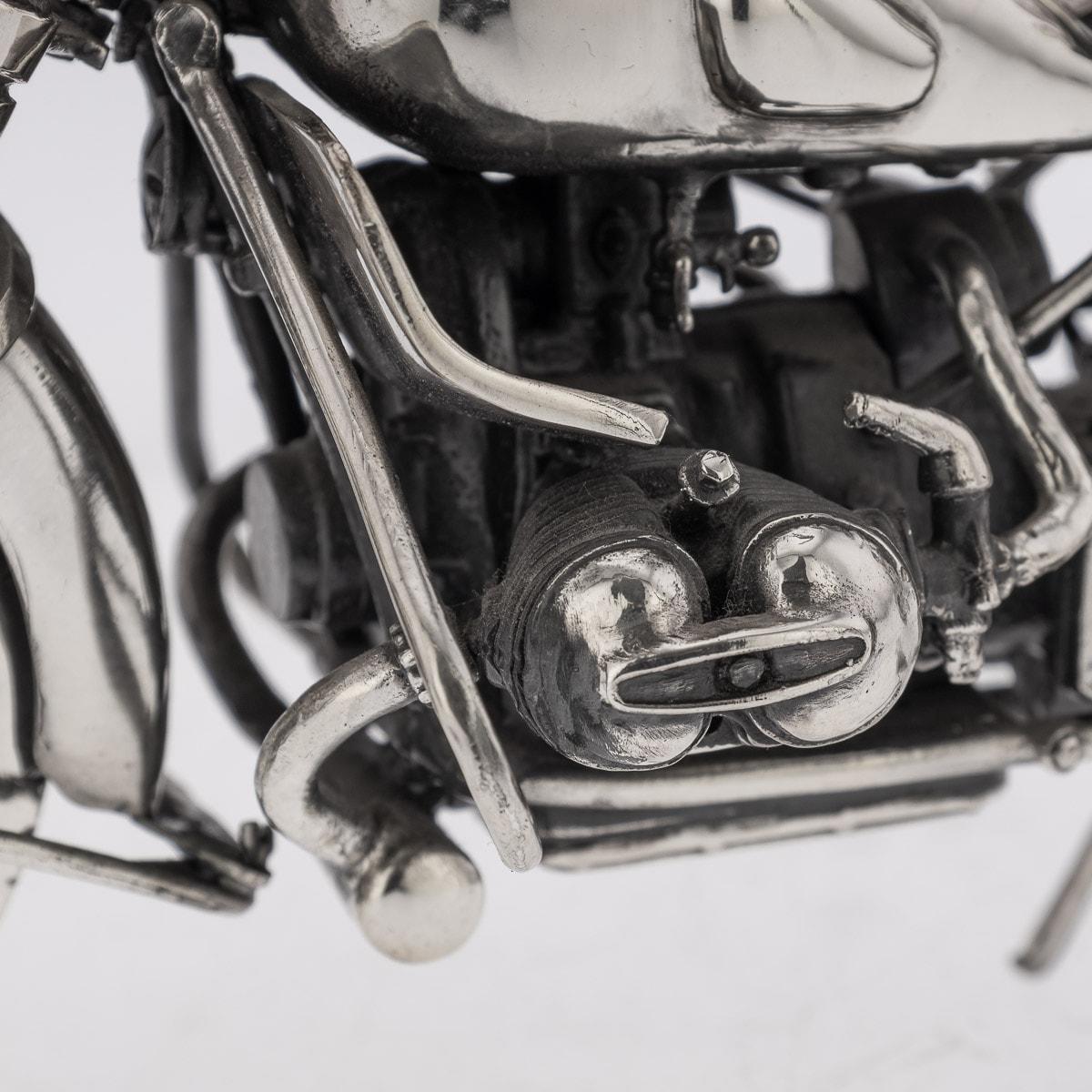 Modelo italiano del siglo XX en plata maciza de una motocicleta BMW R75, Medusa Oro en venta 12