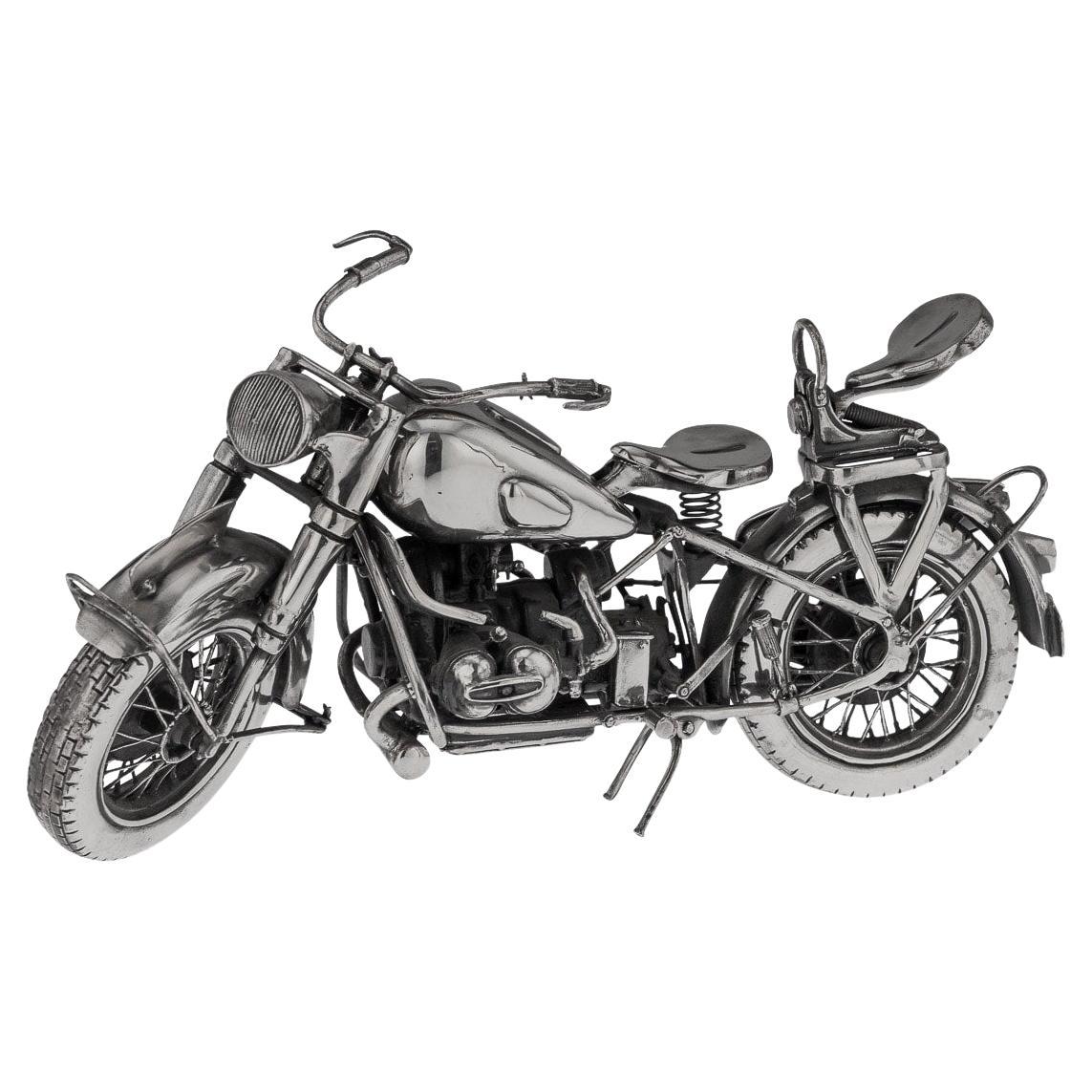 20th Century Italian Solid Silver Model of a BMW R75 Motorcycle, Medusa Oro