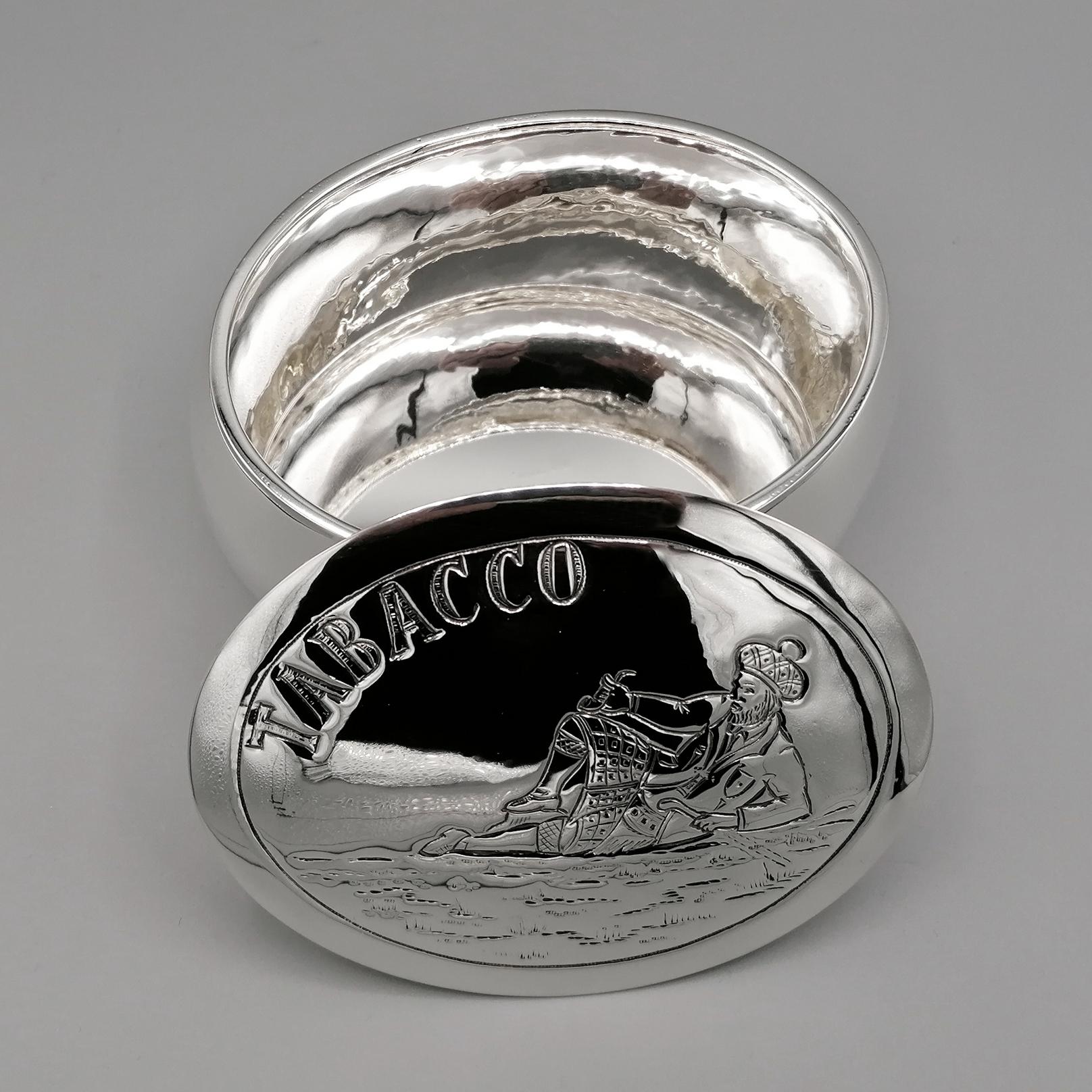 20th Century Italian Solid Silver Oval Tobacco Box In Excellent Condition For Sale In VALENZA, IT