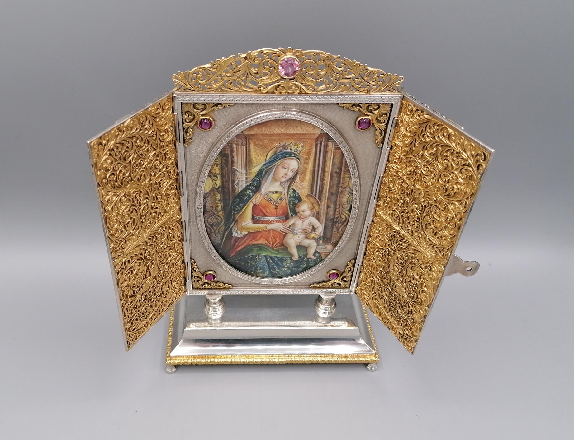 Italienisches Portal aus massivem Silber des 20. Jahrhunderts „Frauenjungfrau und Kind im Thron“, 20. Jahrhundert (Handgefertigt) im Angebot