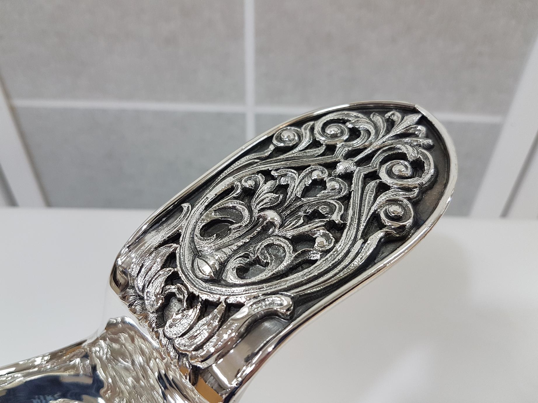 20th Century Italian Solid Silver Russian Kovsh In Excellent Condition For Sale In VALENZA, IT