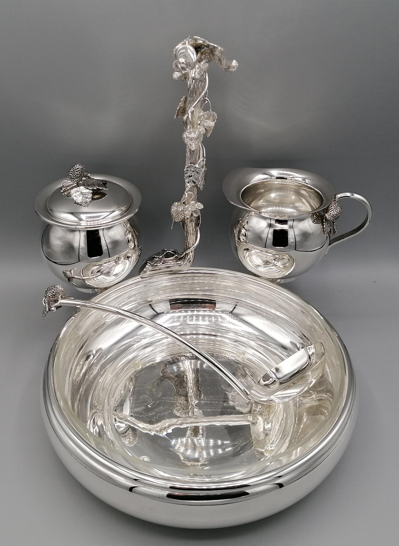 20th Century Italian Solid Silver Strawberry Bowl with Sugar Bowl and Lemon Jug For Sale 11