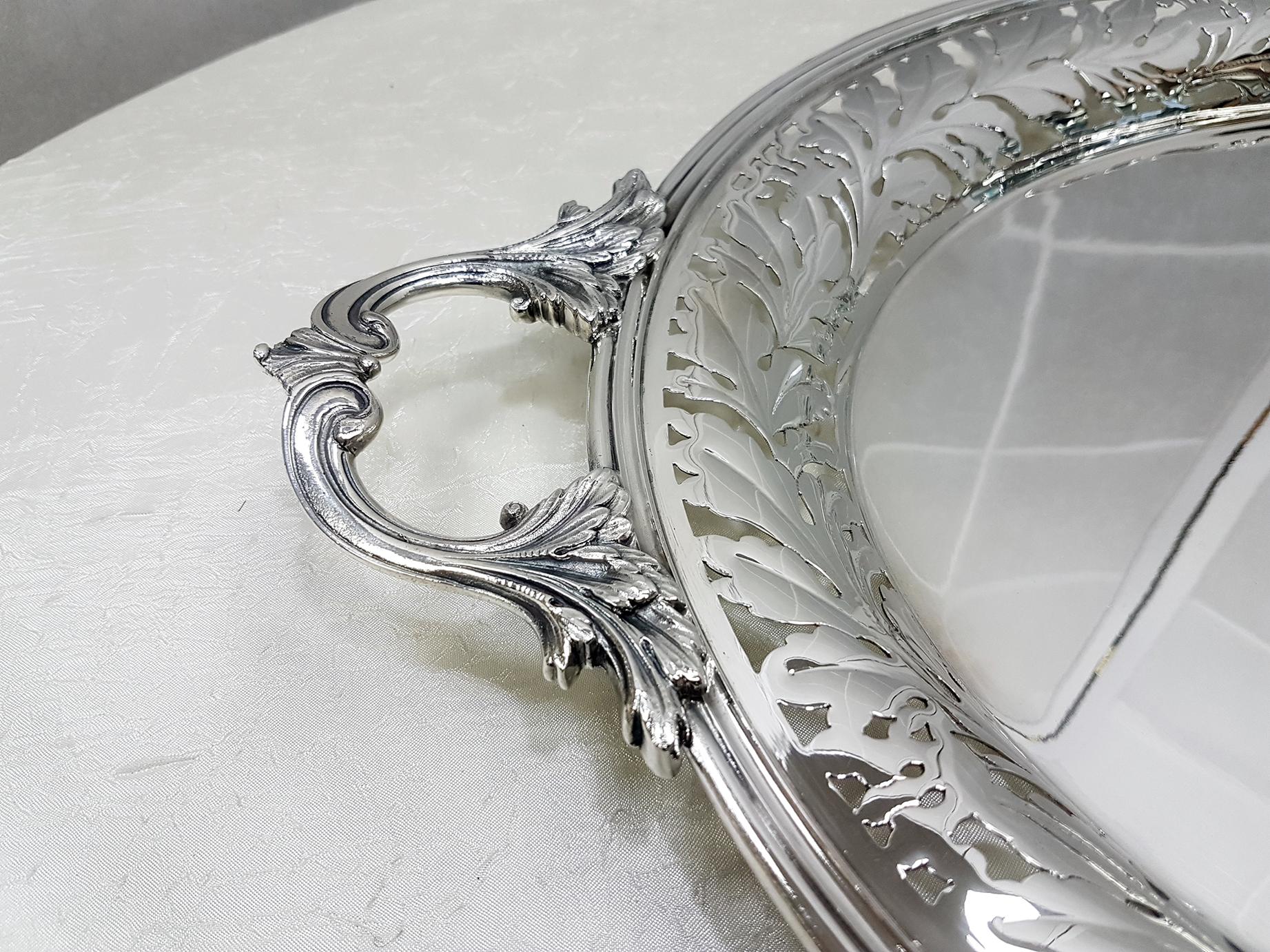 Late 20th Century 20th Century Italian Solid Silver Tray on Silver Stand For Sale