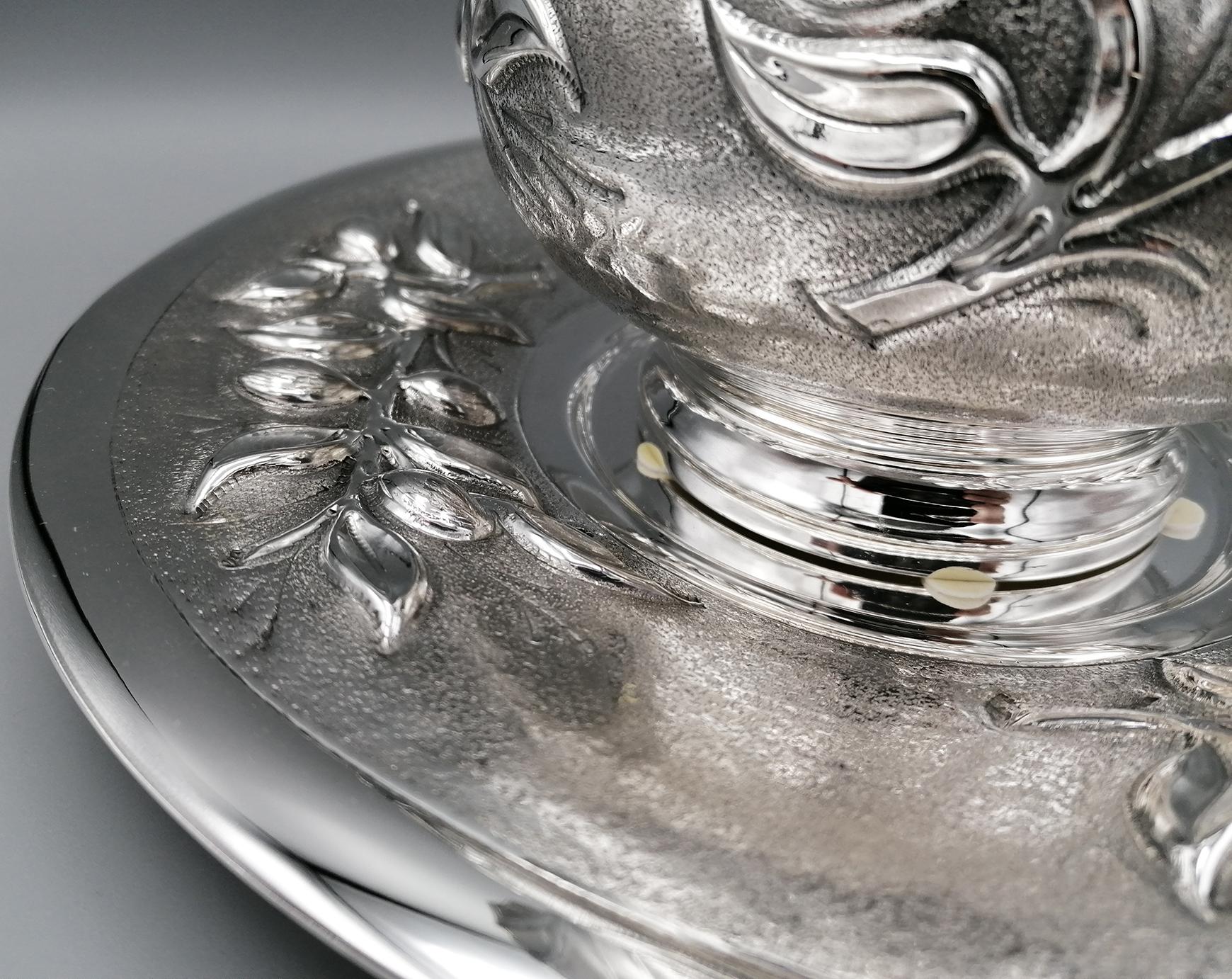 Italiano Vaso con piatto in argento massiccio del XX secolo in vendita