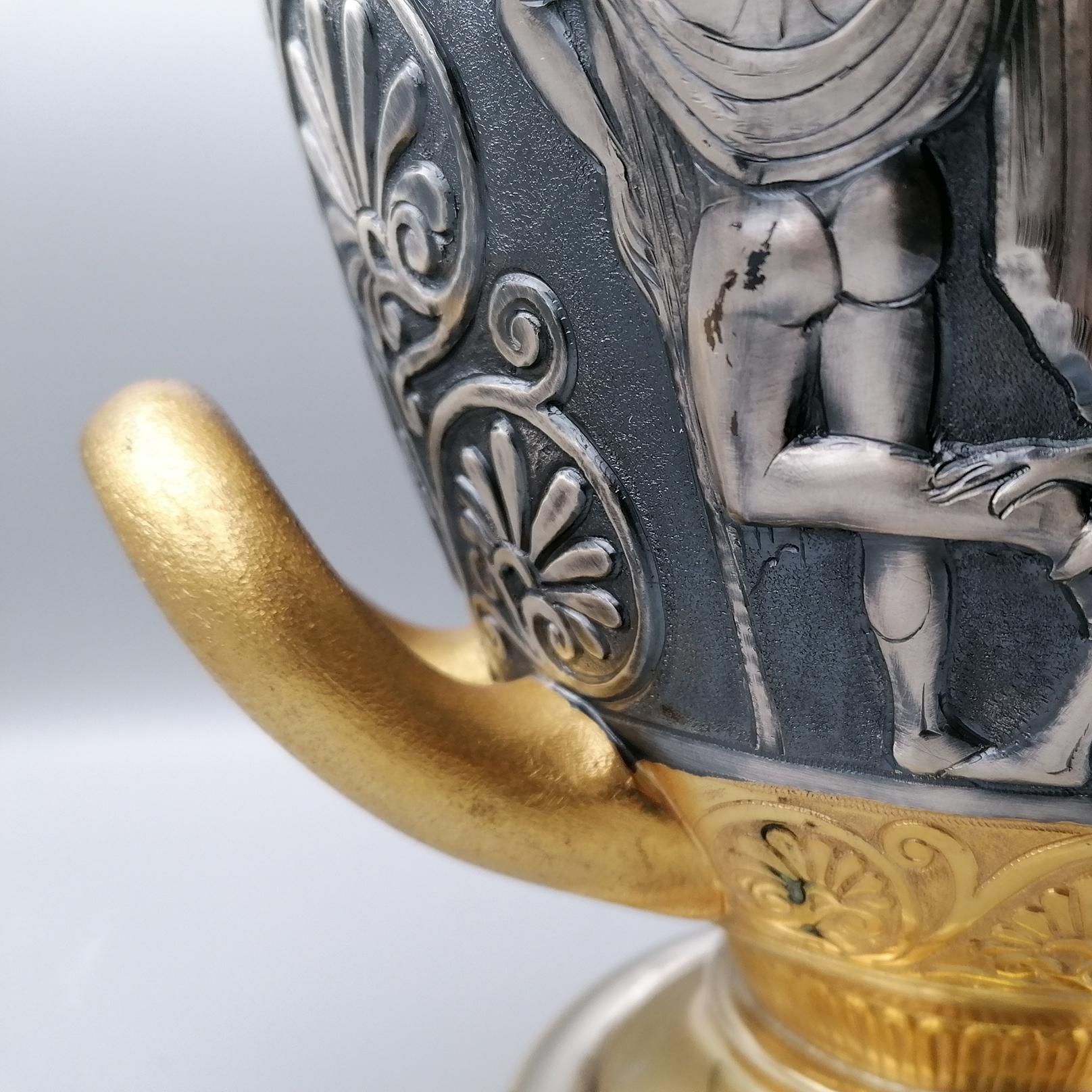 Italienische Vase aus massivem Silber des 20. Jahrhunderts mit Griffen im etruskischen Stil im Angebot 4