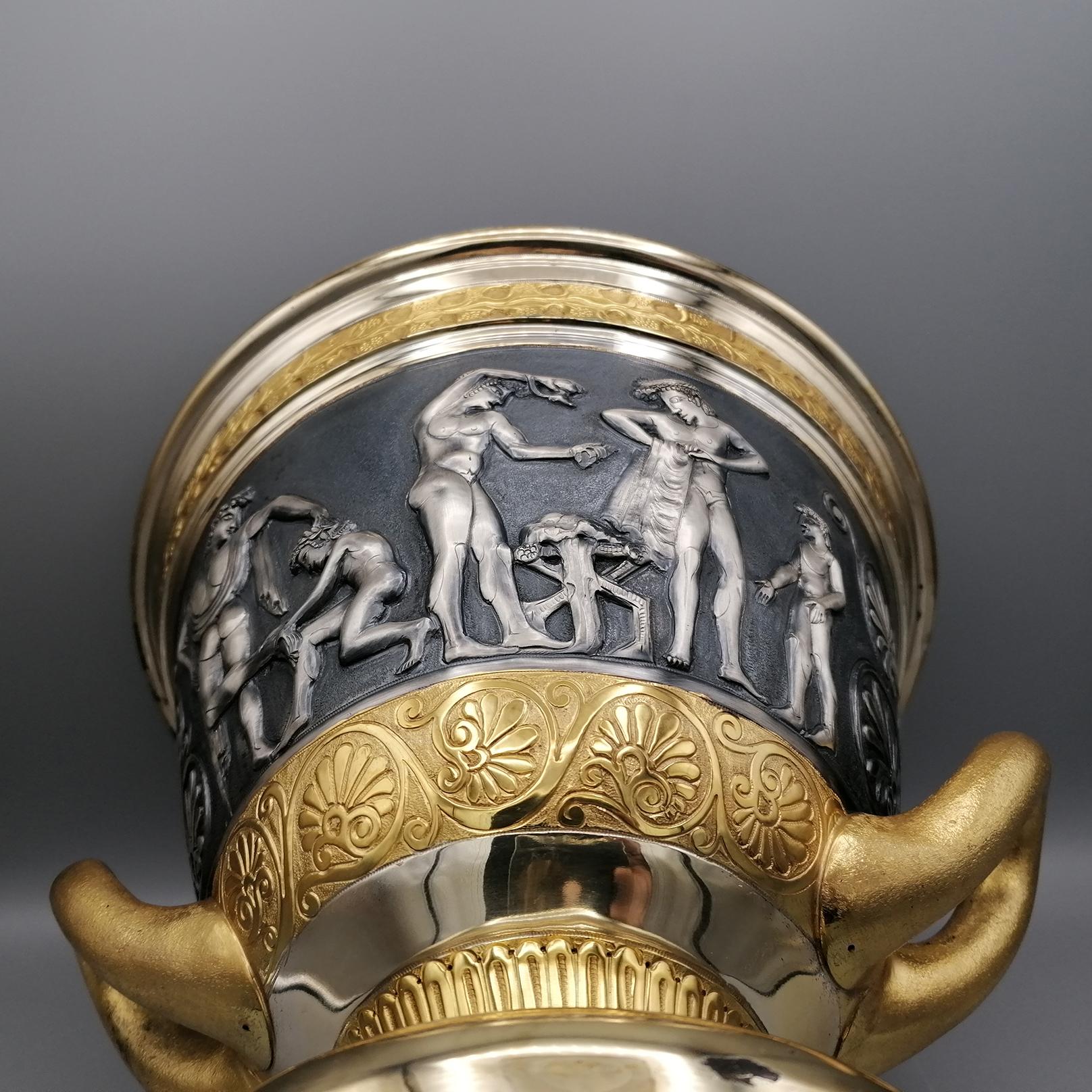 Italienische Vase aus massivem Silber des 20. Jahrhunderts mit Griffen im etruskischen Stil im Angebot 8