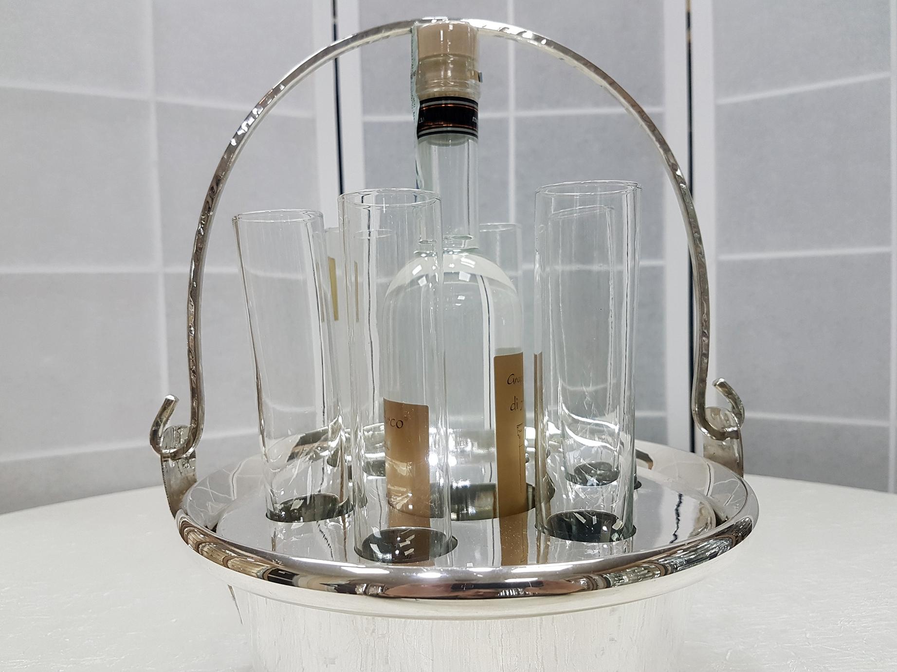 Cubo de vodka de plata maciza italiana del siglo XX con asa en venta 1