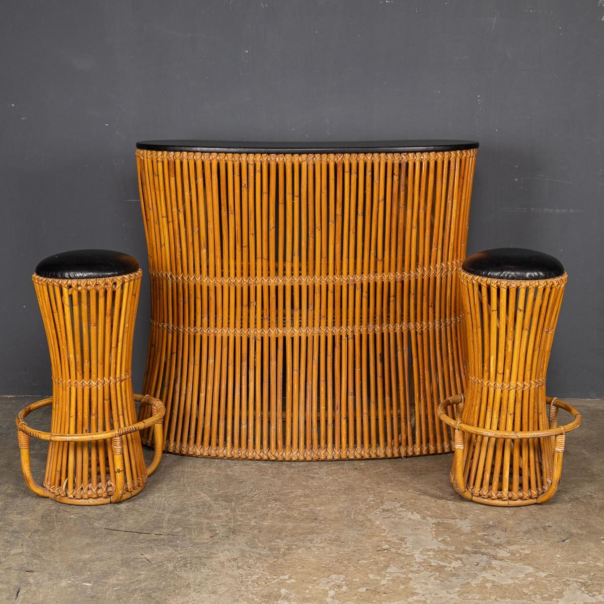 20th Century Italian Standing Bamboo Dry Bar & Stools, c.1960 In Good Condition For Sale In Royal Tunbridge Wells, Kent